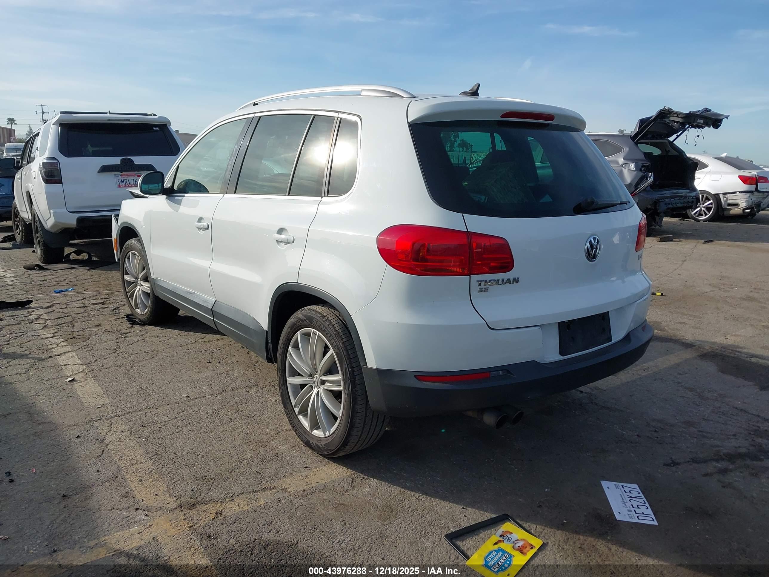VOLKSWAGEN TIGUAN image 3