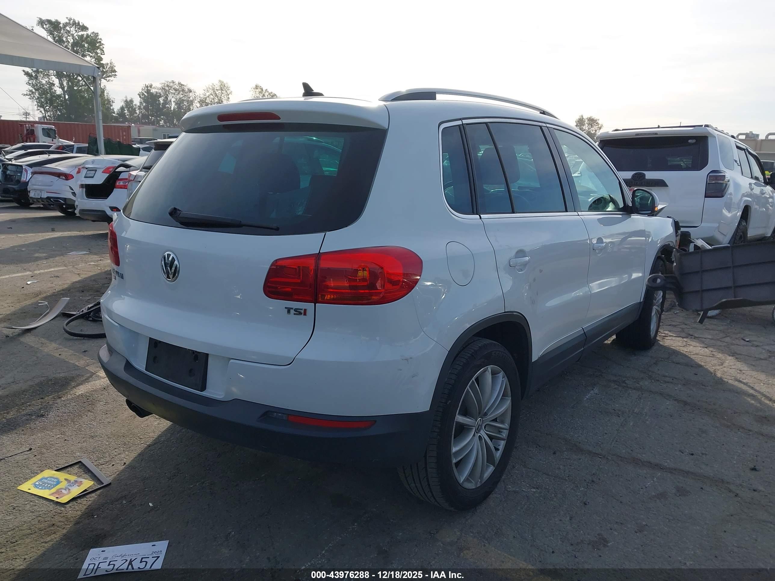 VOLKSWAGEN TIGUAN image 4