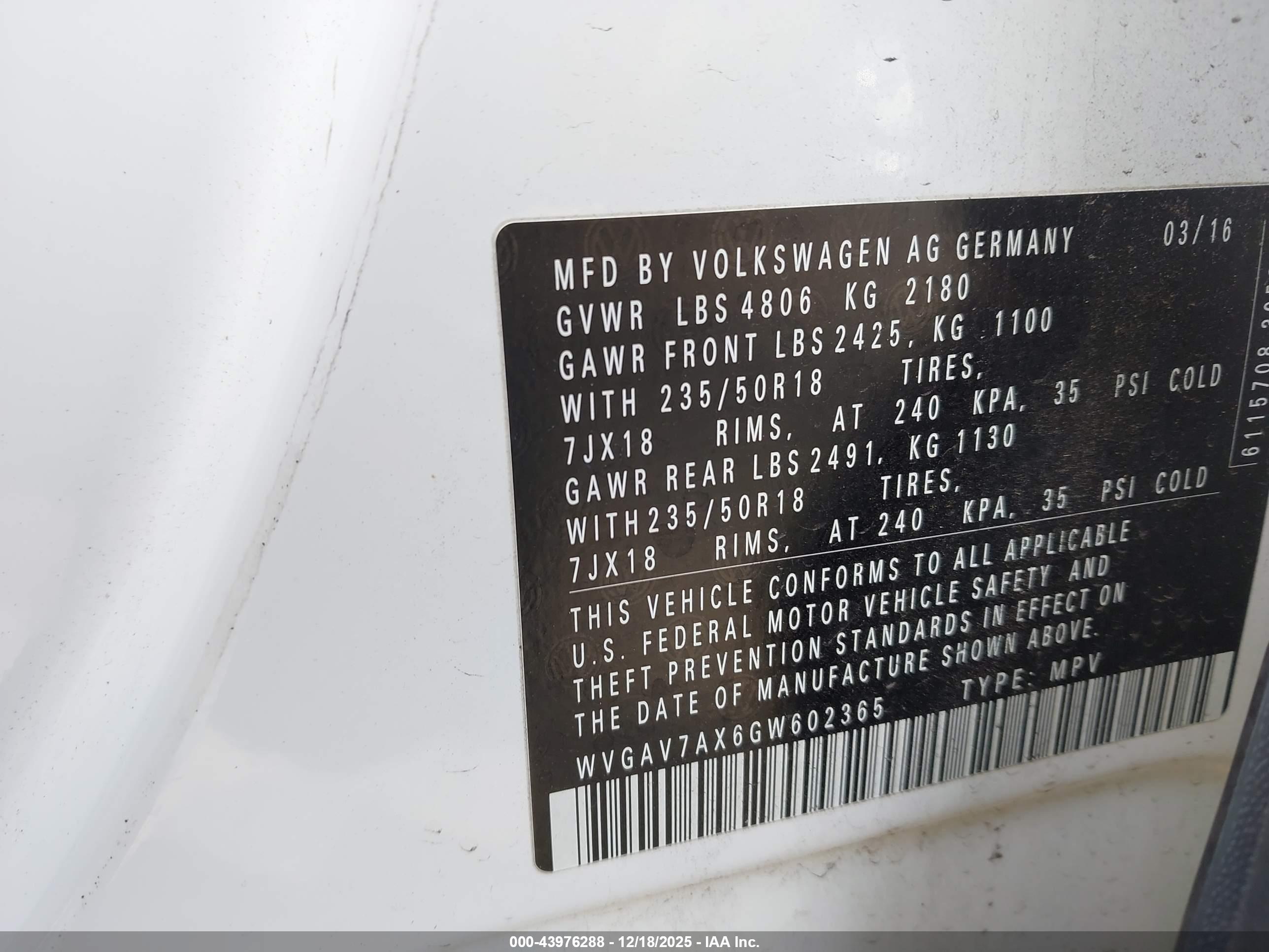VOLKSWAGEN TIGUAN image 9