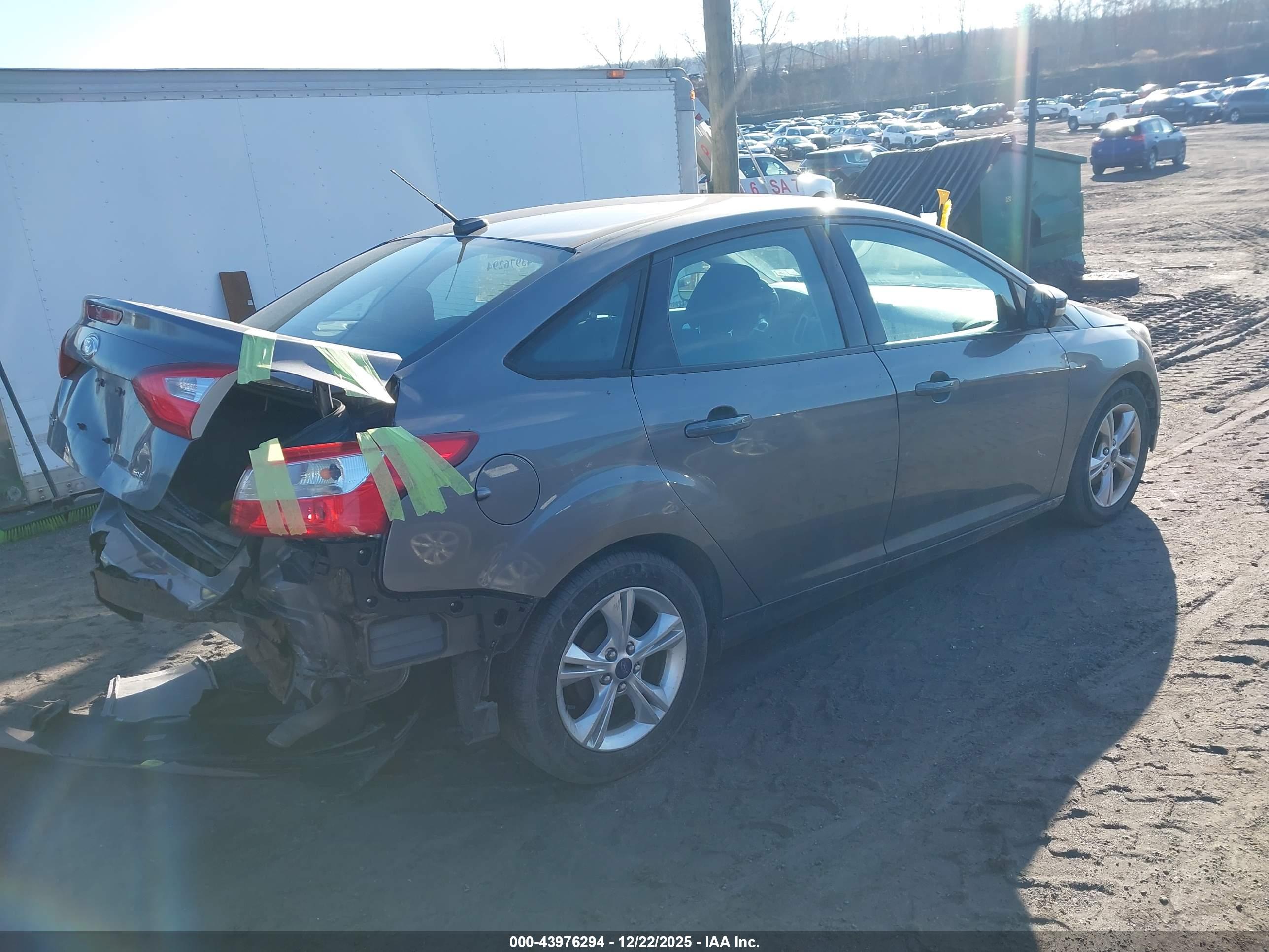 FORD FOCUS image 4