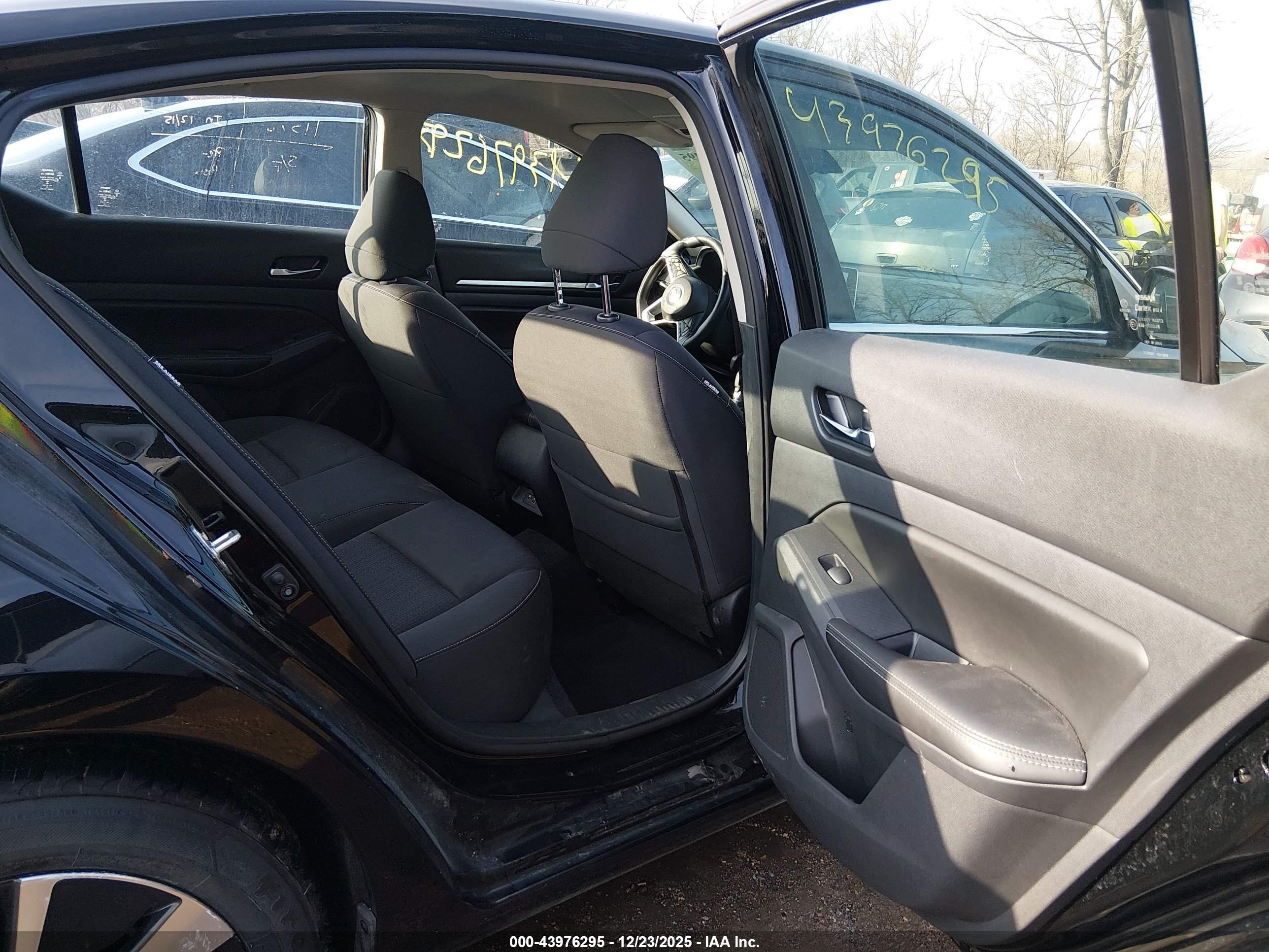 NISSAN ALTIMA image 8