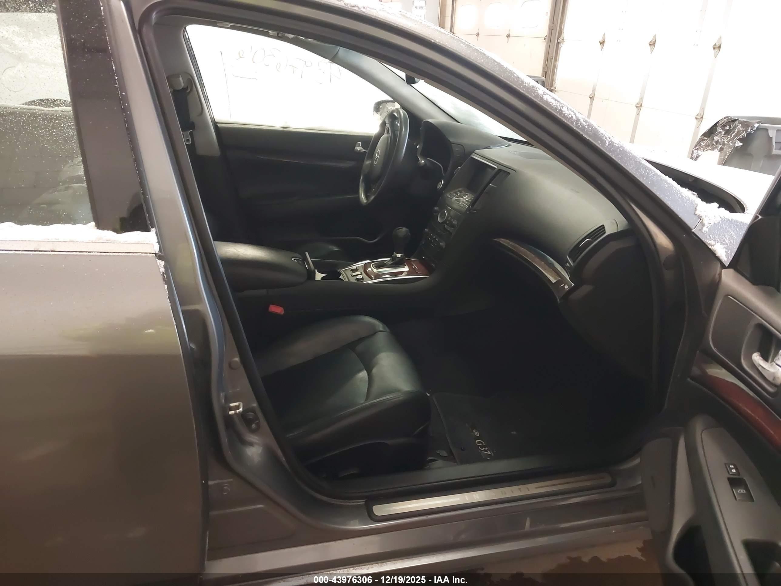 INFINITI G37X image 5