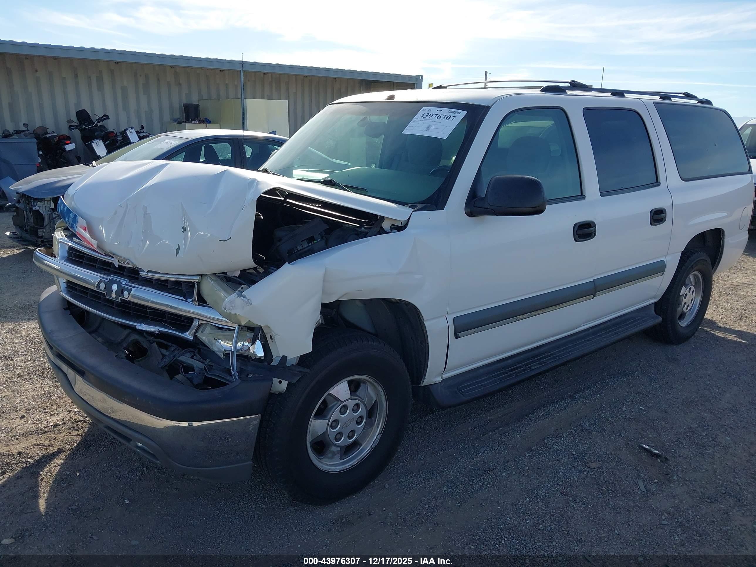 CHEVROLET SUBURBAN image 2