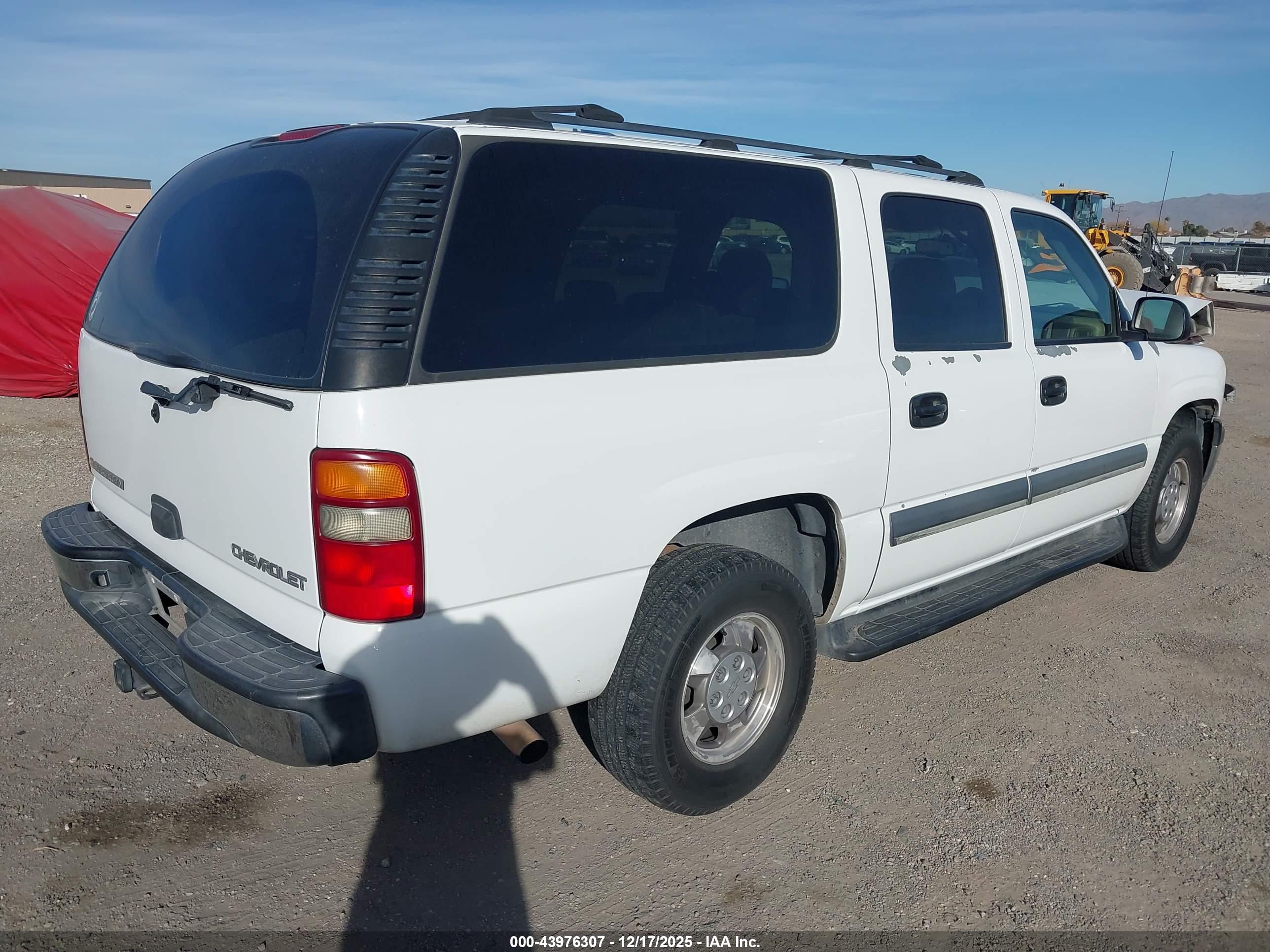 CHEVROLET SUBURBAN image 4
