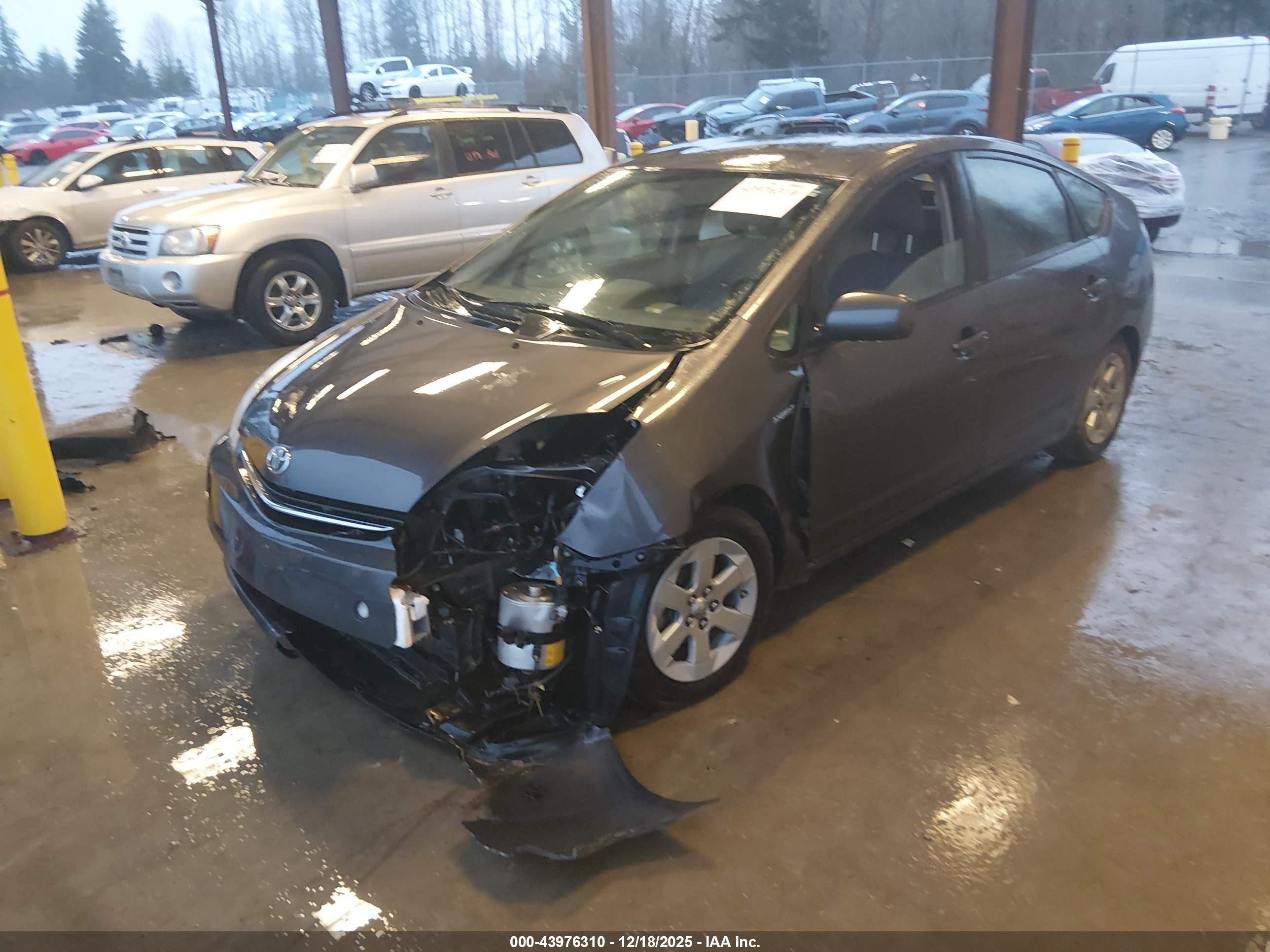 TOYOTA PRIUS image 2