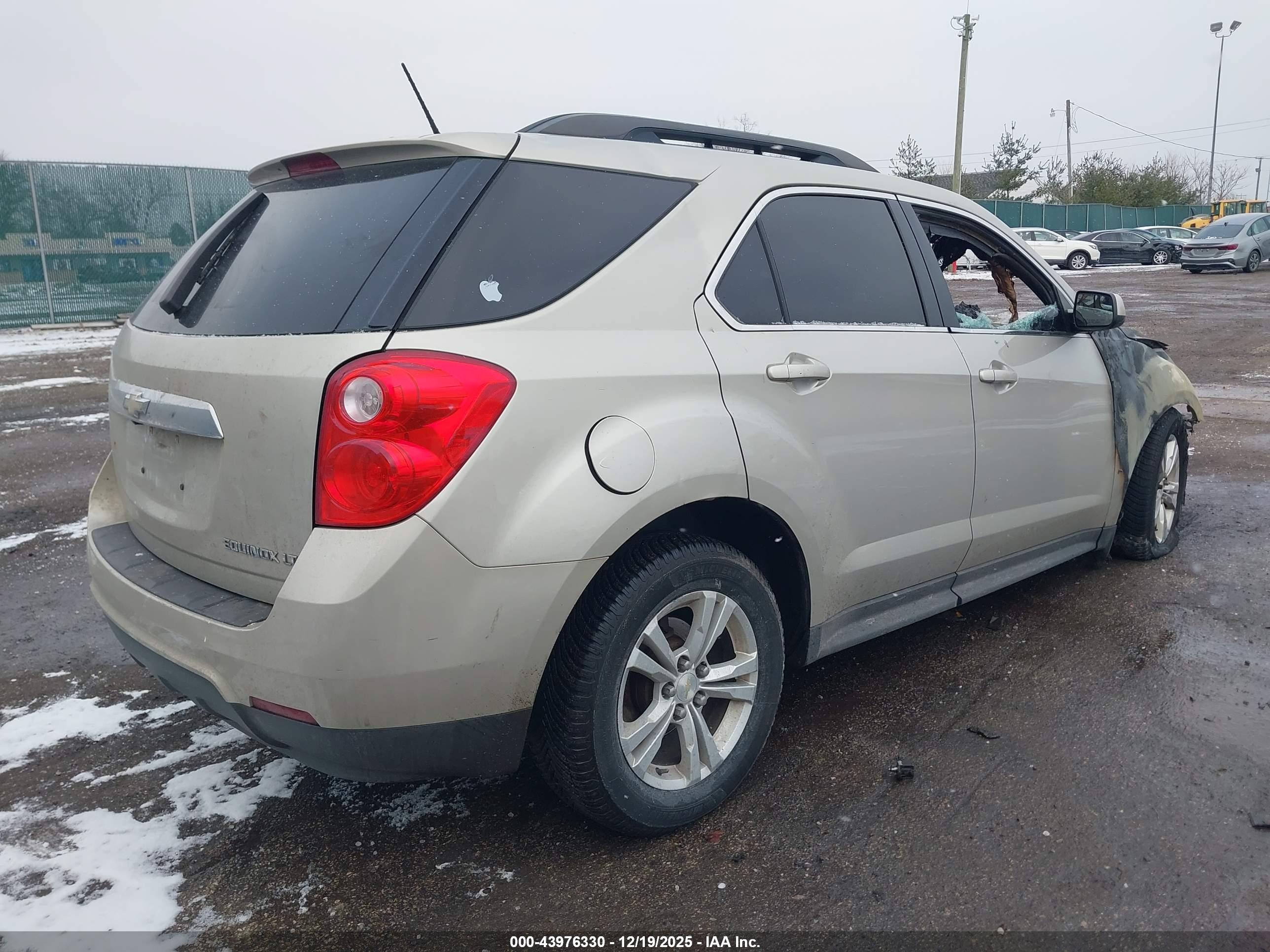 CHEVROLET EQUINOX image 4