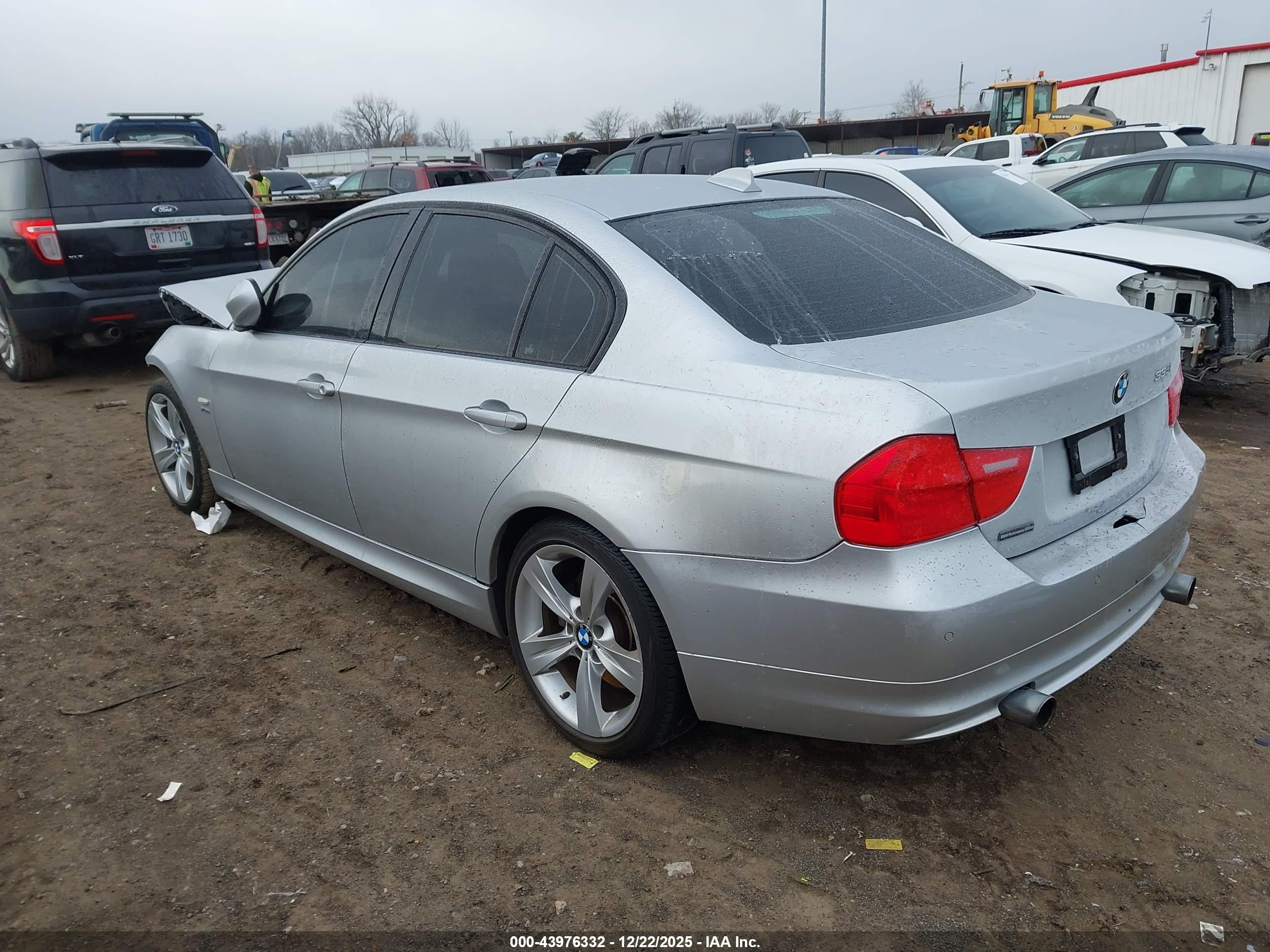 BMW 335I image 3