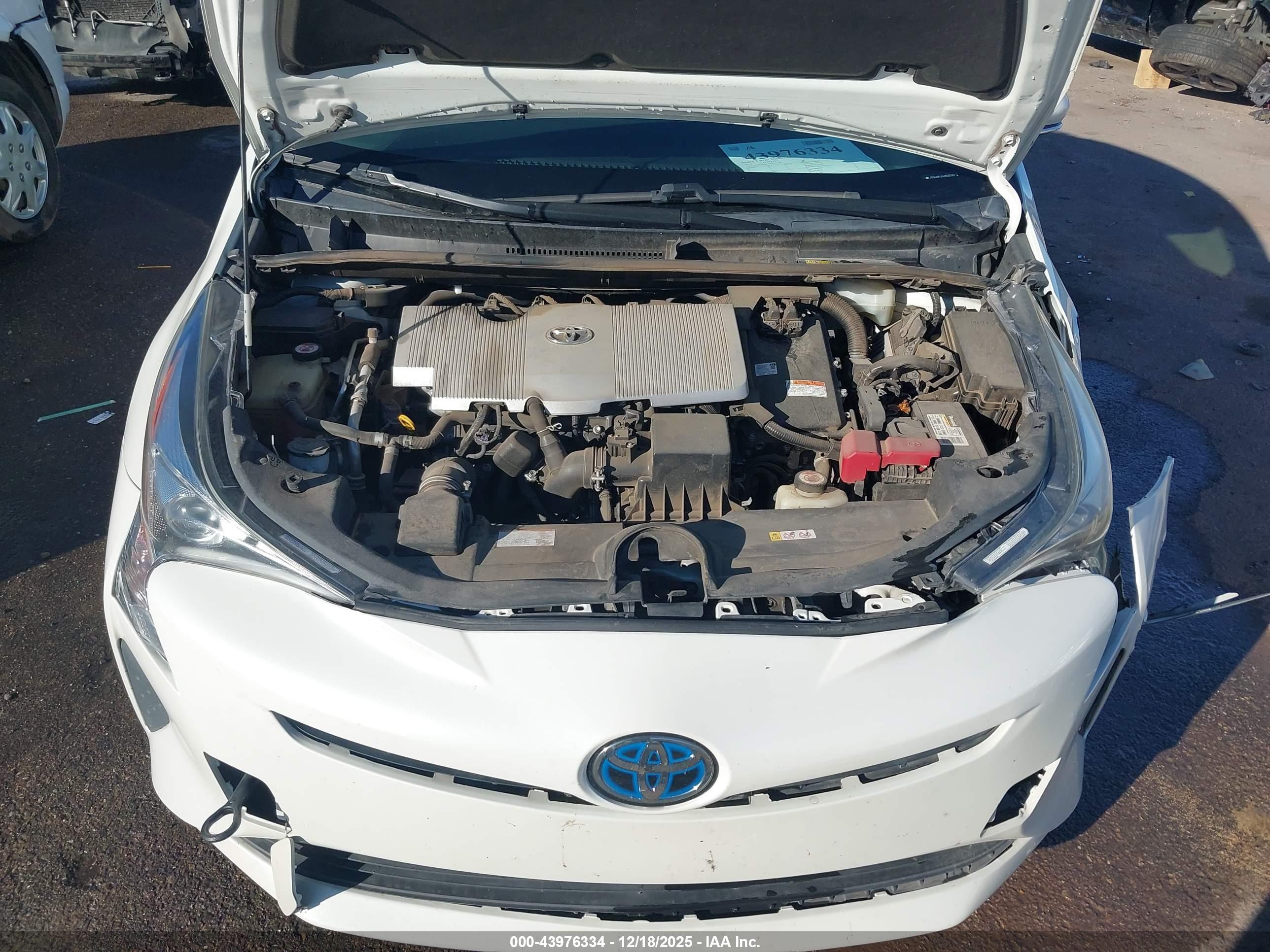 TOYOTA PRIUS image 10
