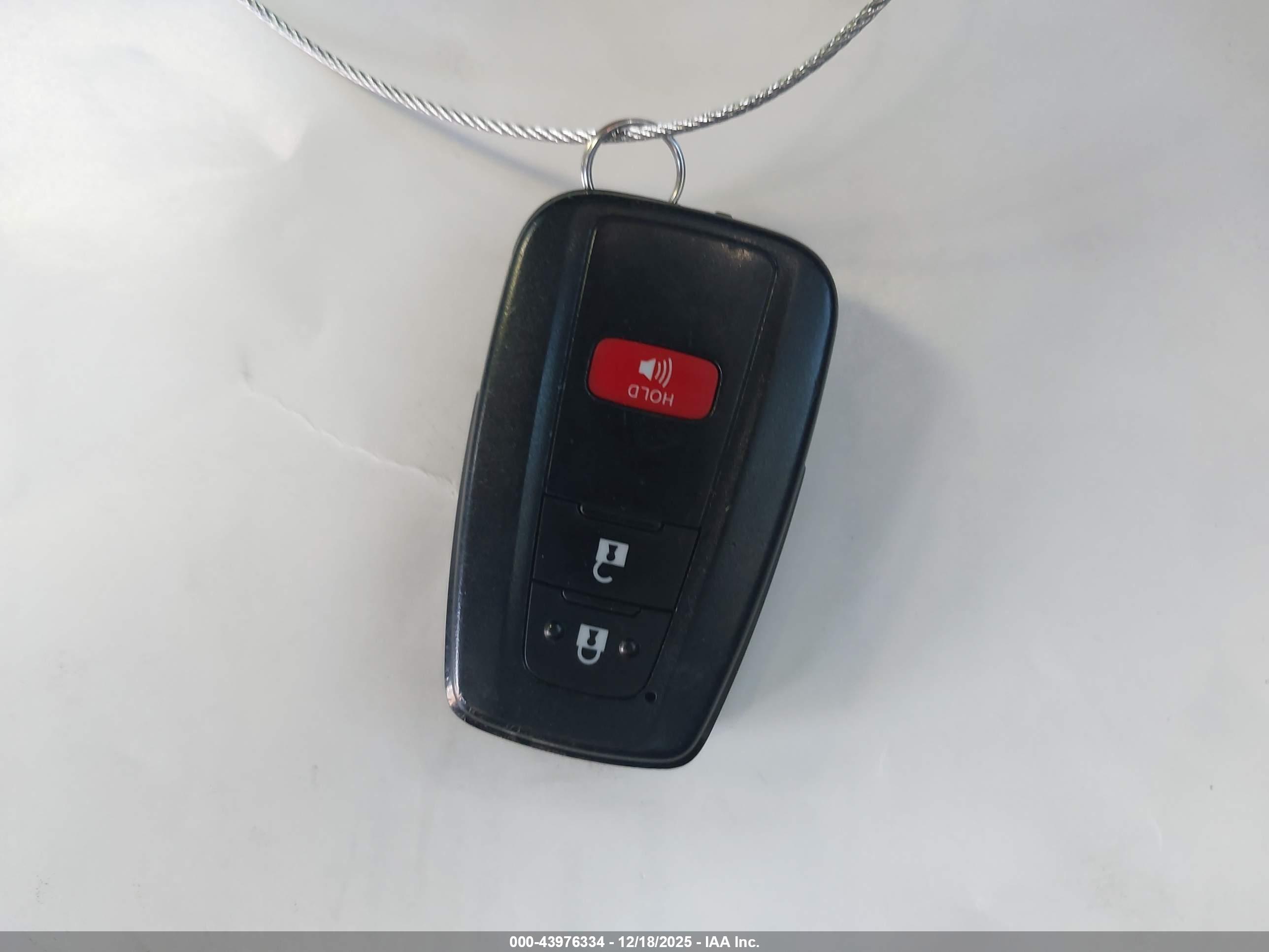 TOYOTA PRIUS image 11