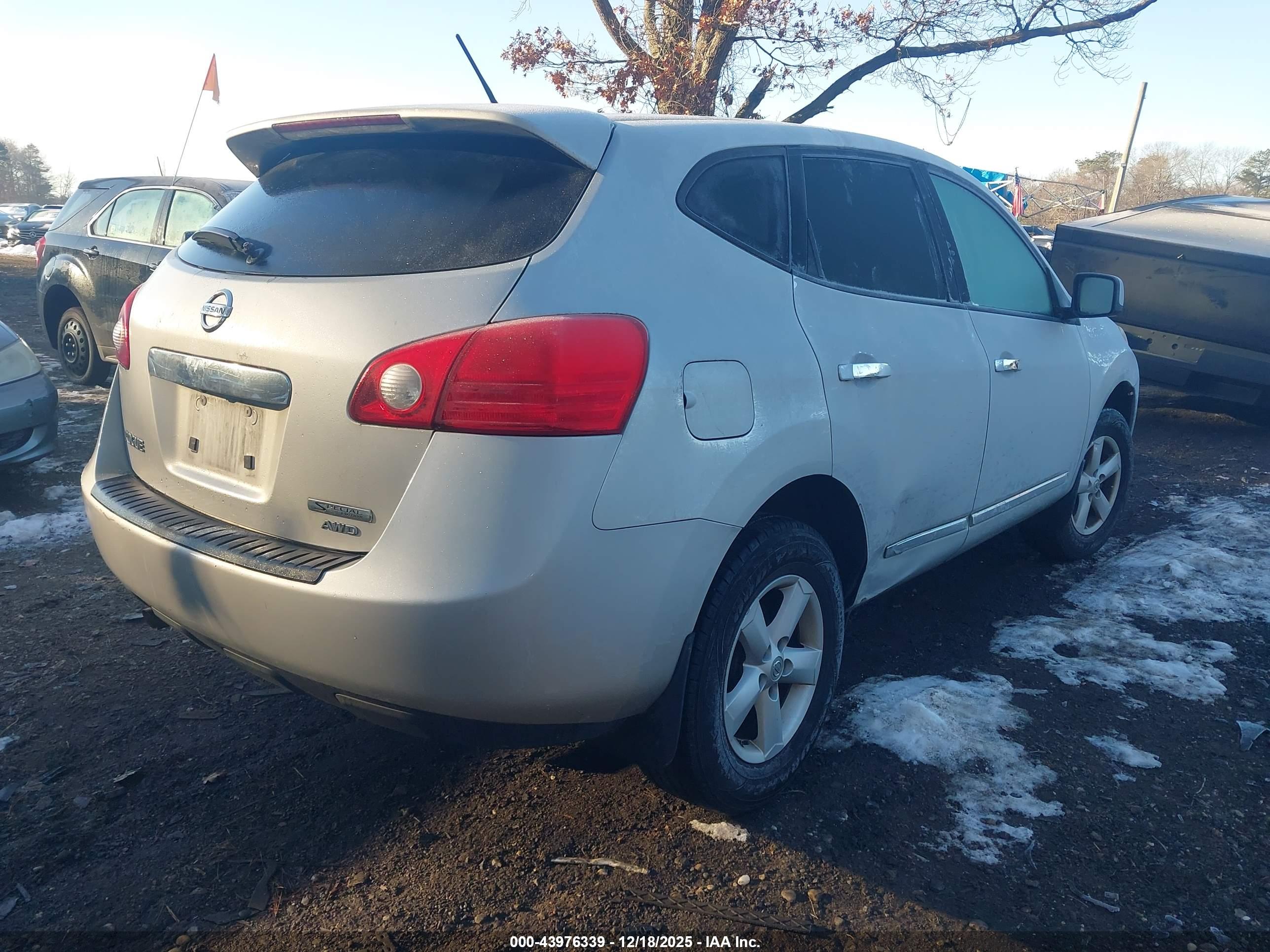 NISSAN ROGUE image 4