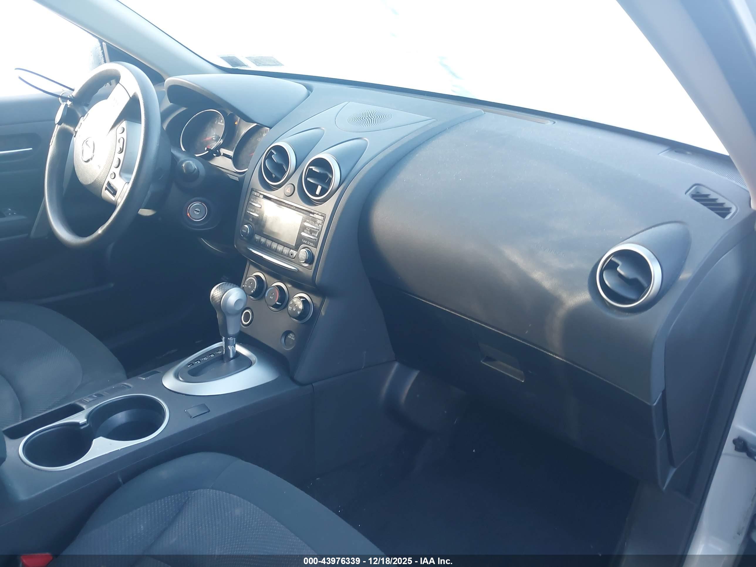 NISSAN ROGUE image 5