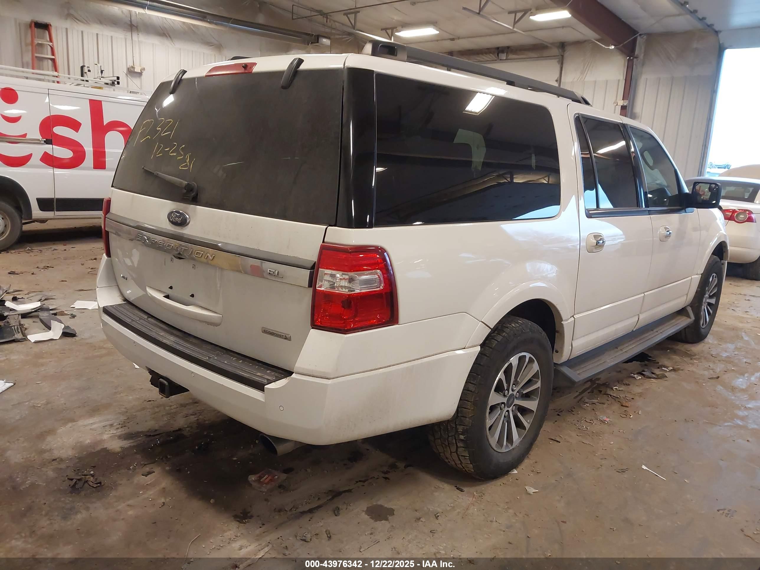FORD EXPEDITION image 4