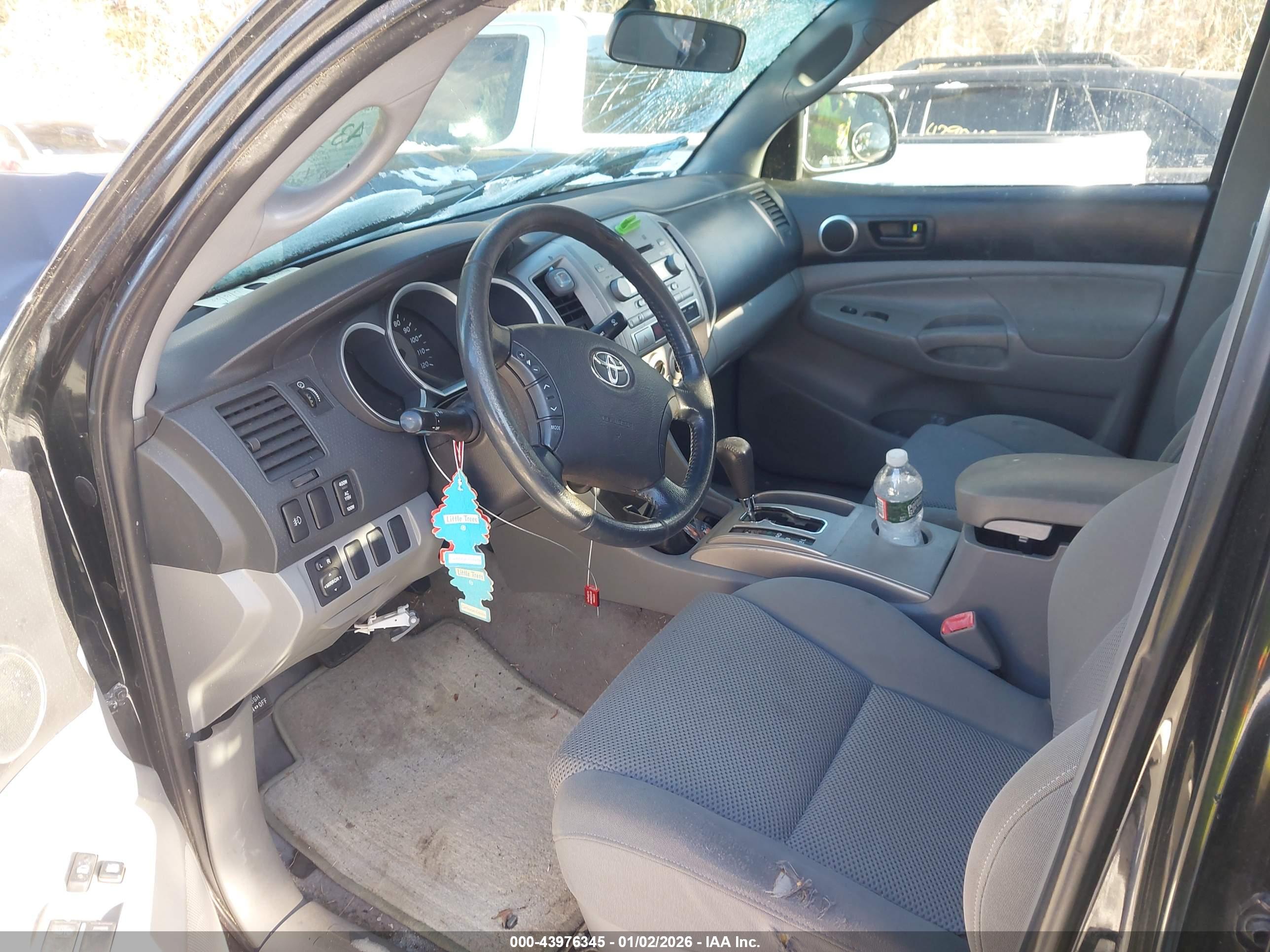 TOYOTA TACOMA image 5