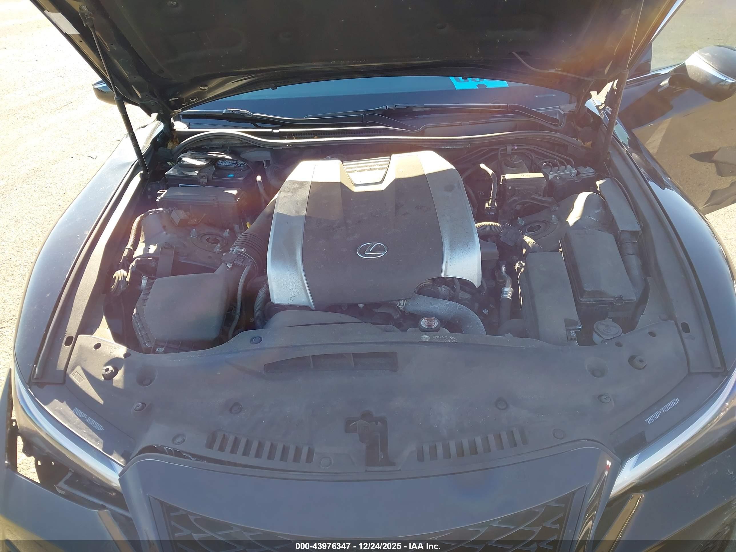 LEXUS IS image 10