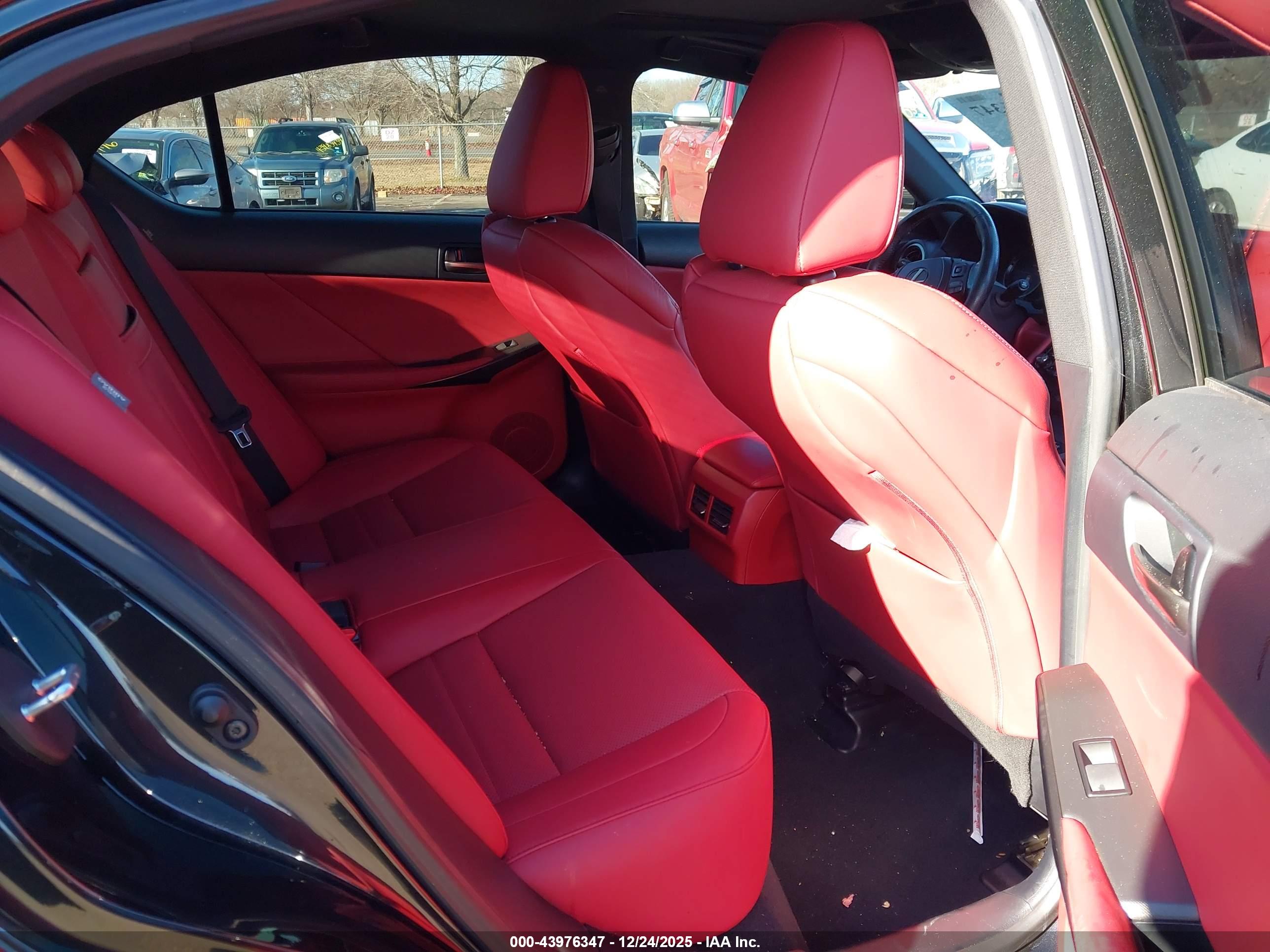 LEXUS IS image 8