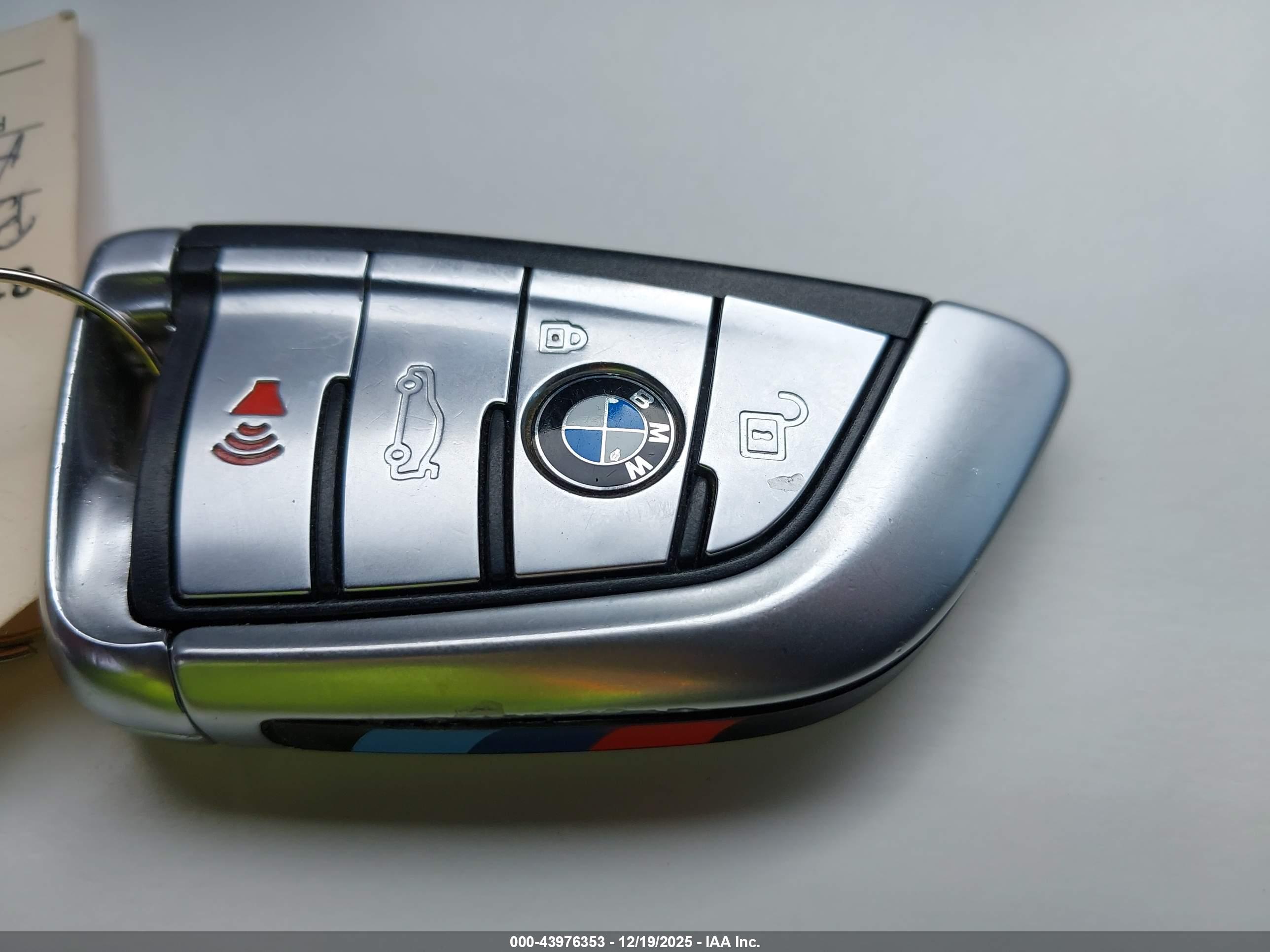 BMW 750I image 11