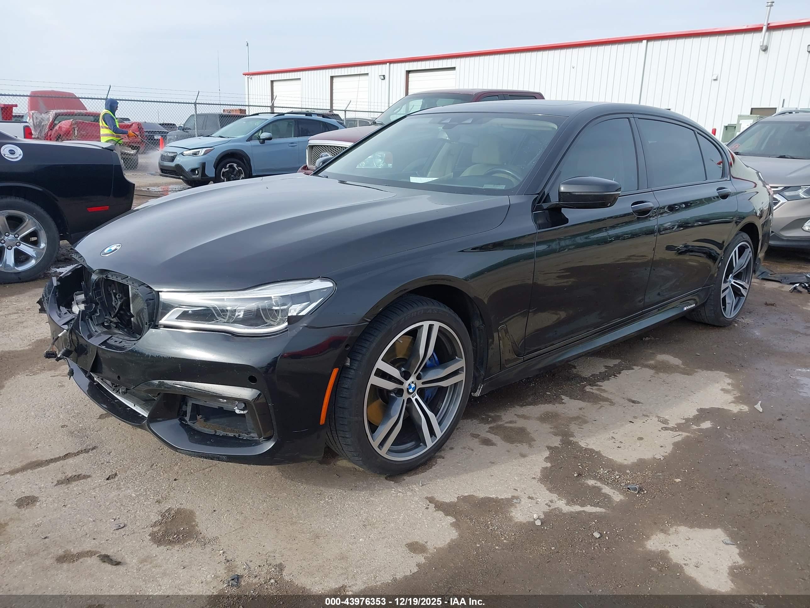 BMW 750I image 2