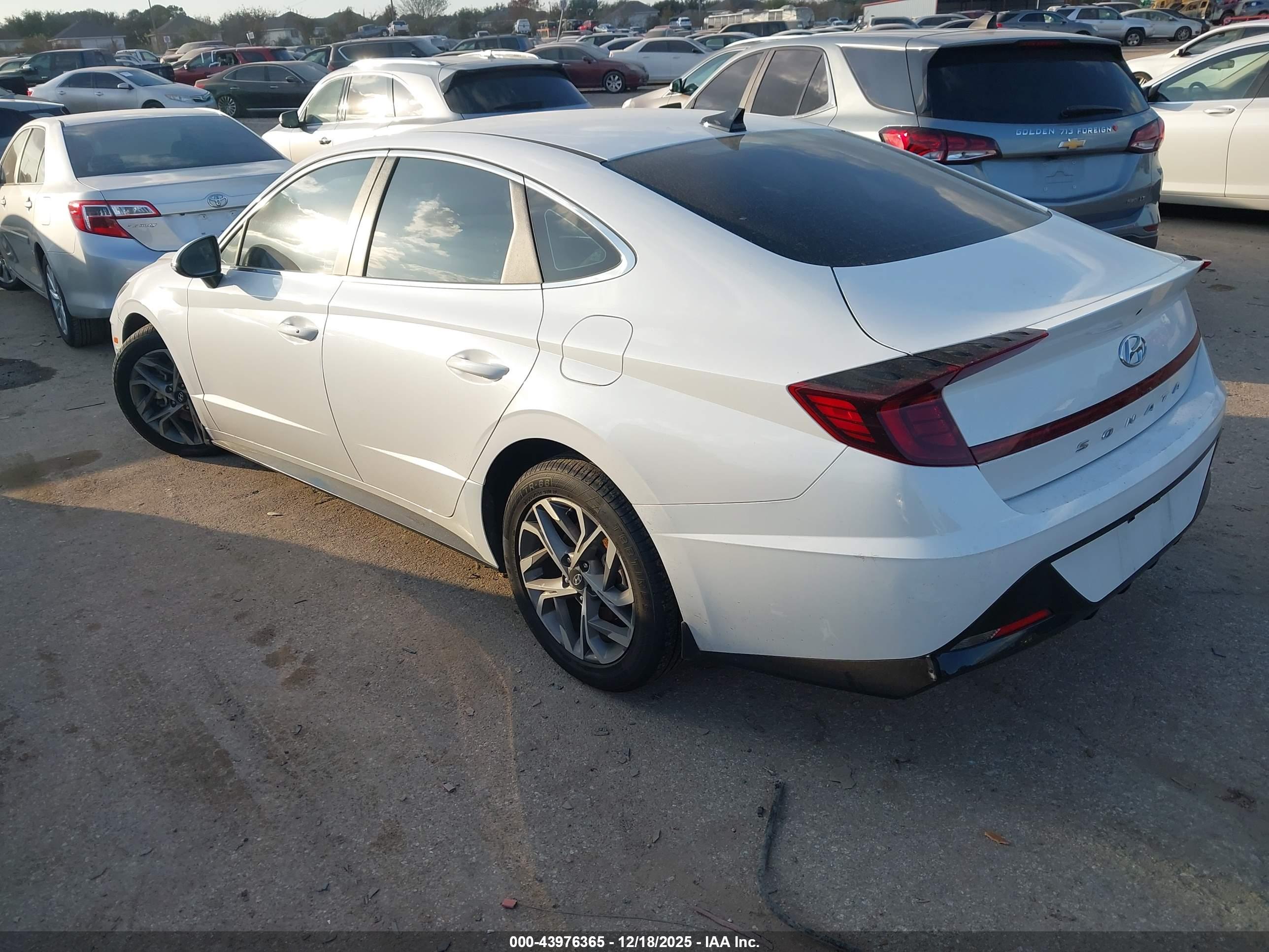 HYUNDAI SONATA image 3