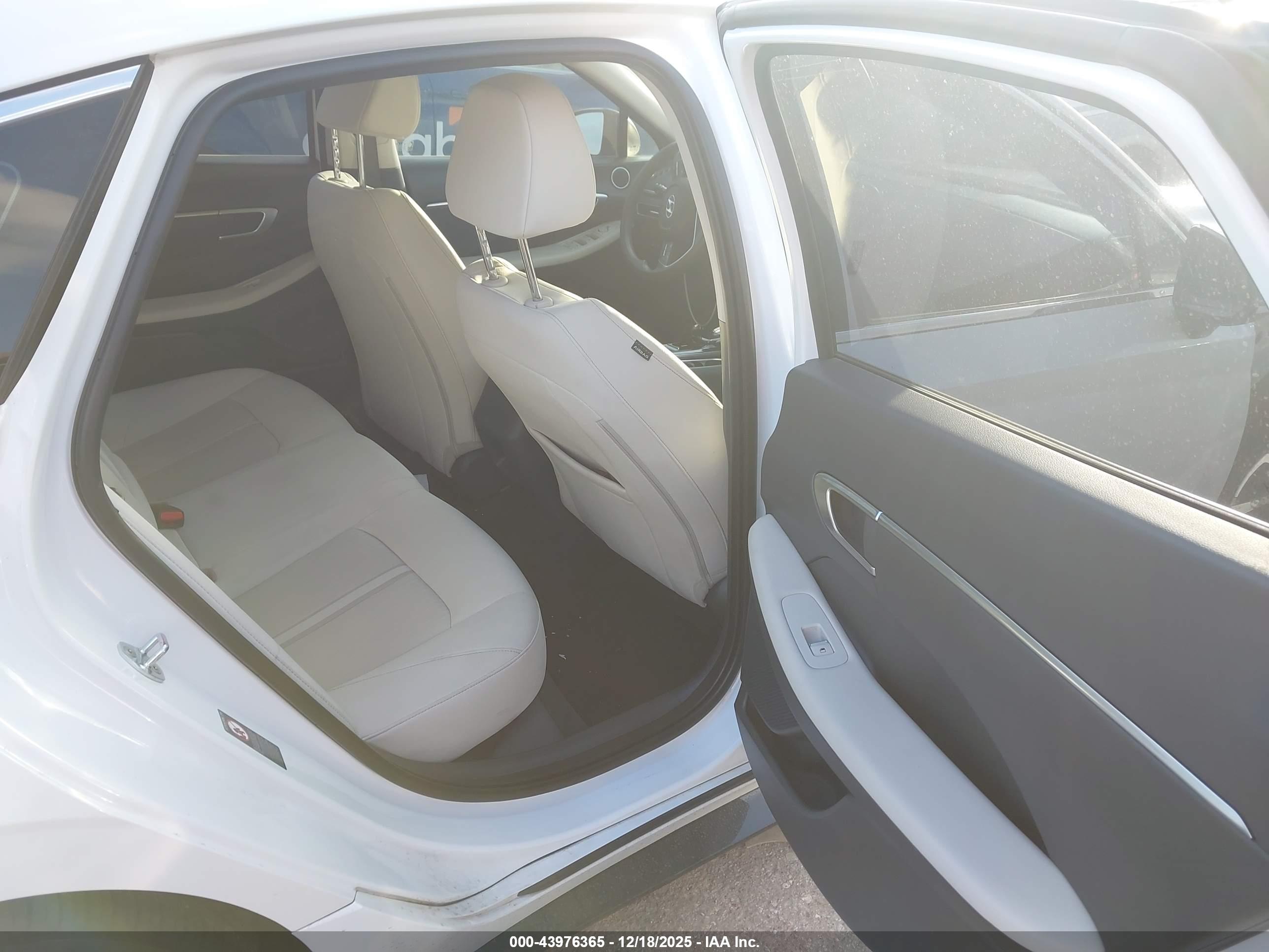 HYUNDAI SONATA image 8