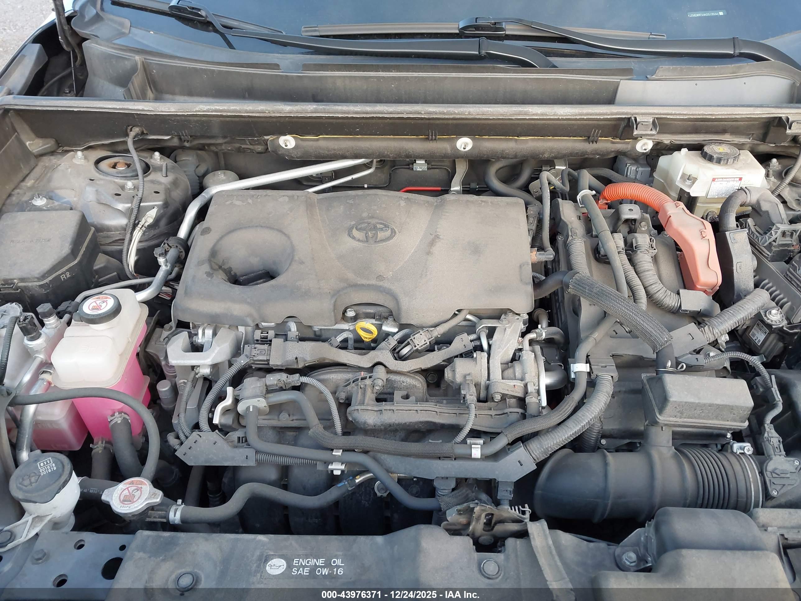 TOYOTA RAV4 image 10