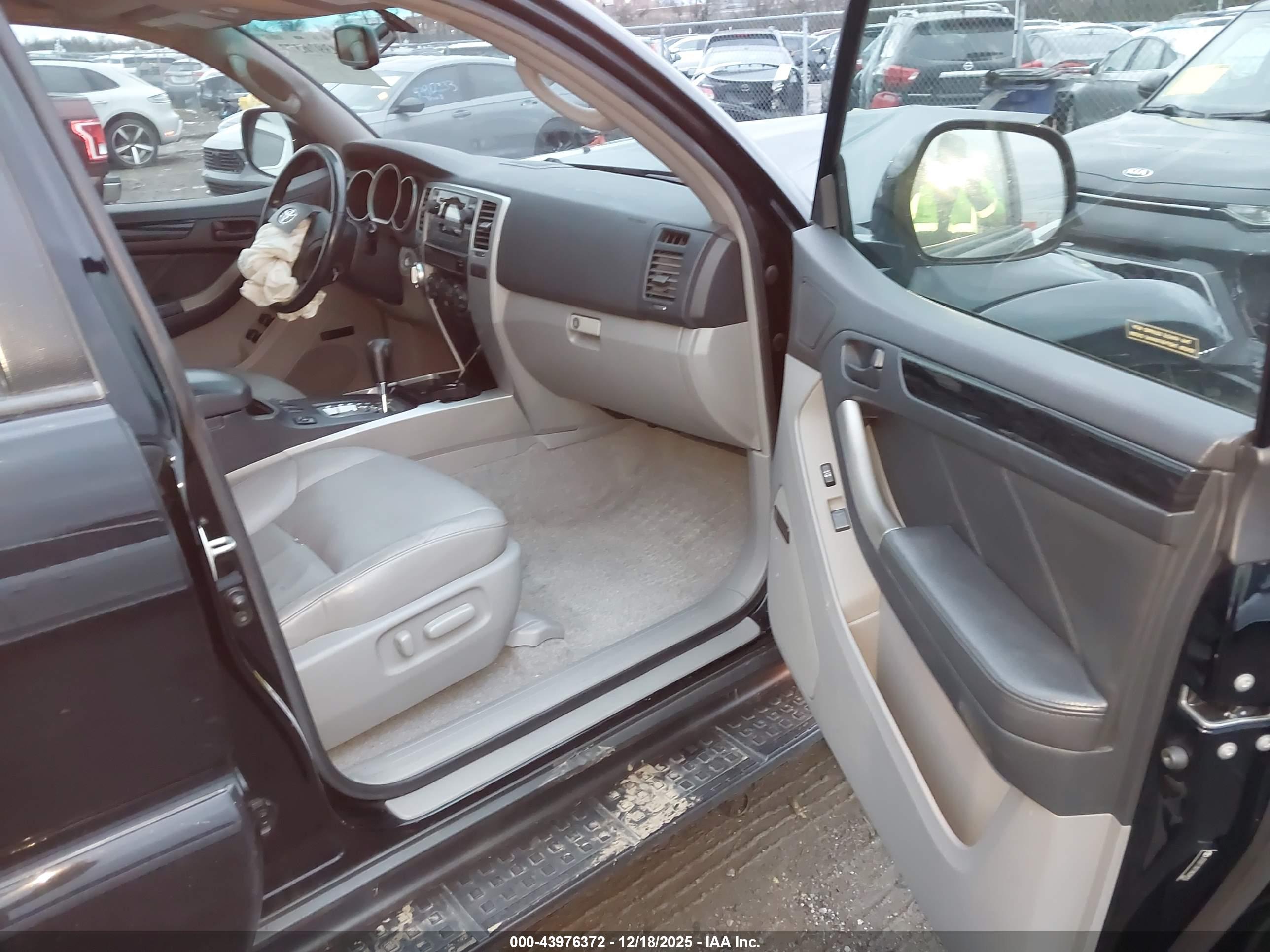 TOYOTA 4RUNNER image 5