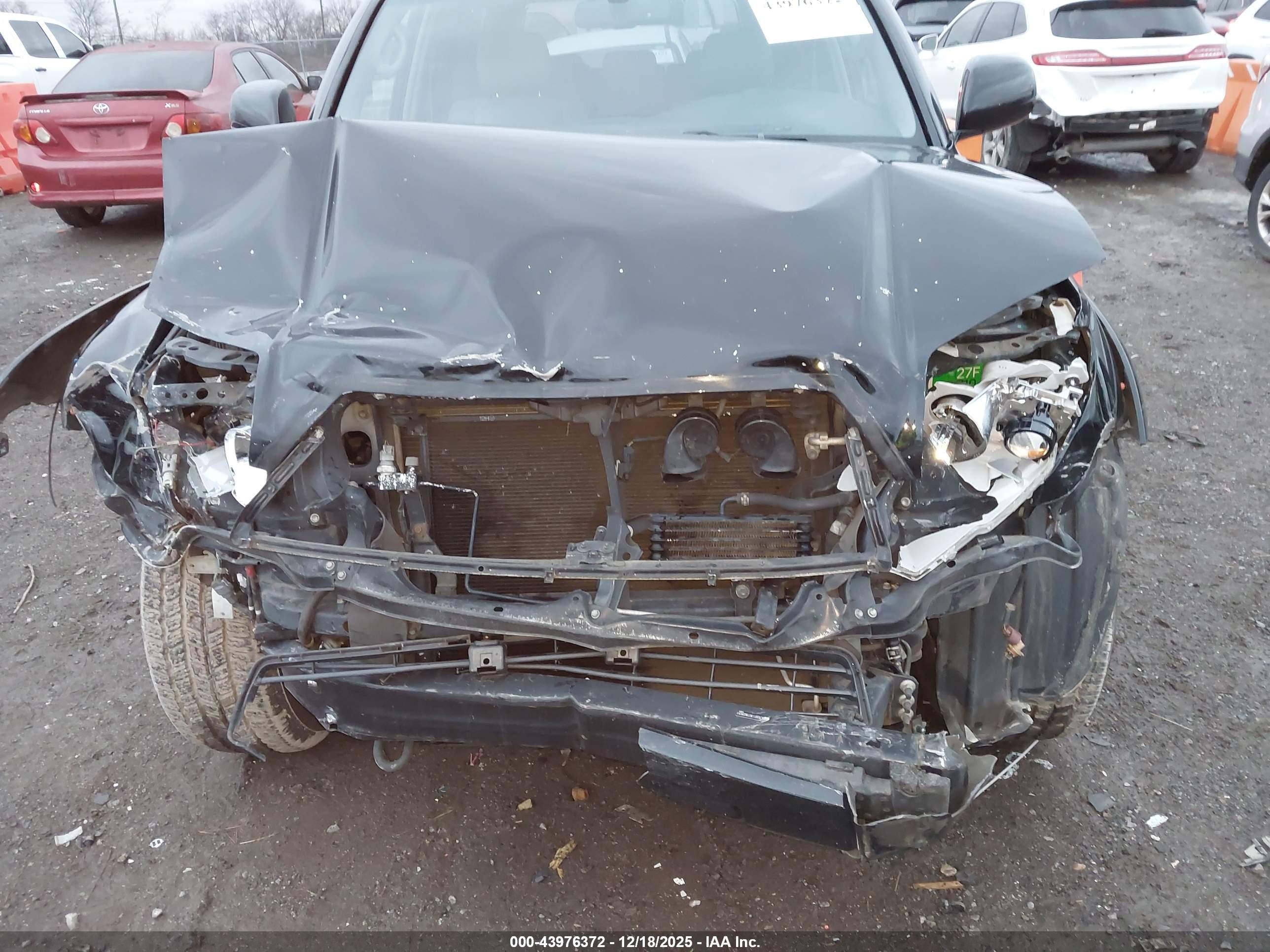 TOYOTA 4RUNNER image 6