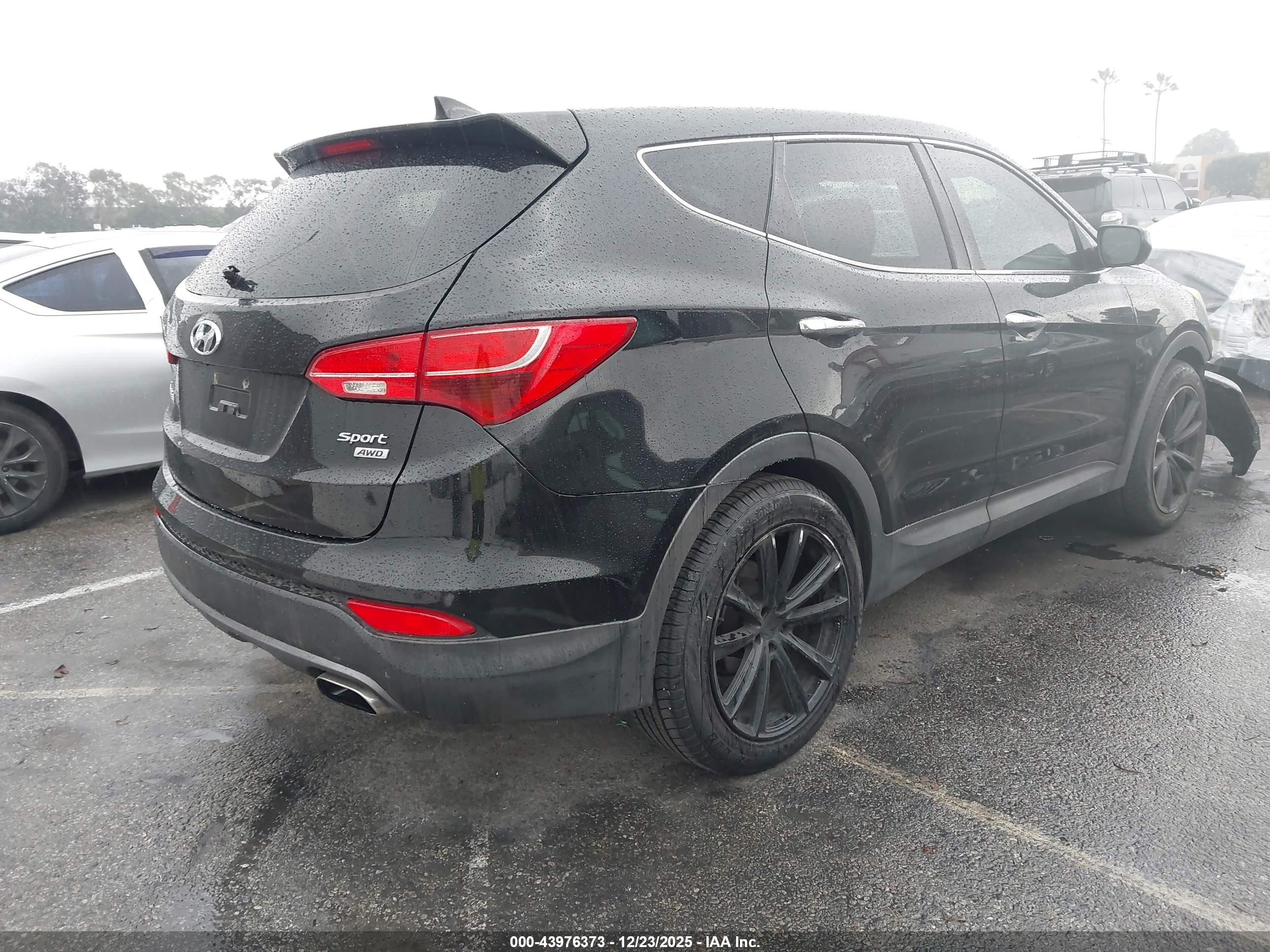 HYUNDAI SANTA image 4