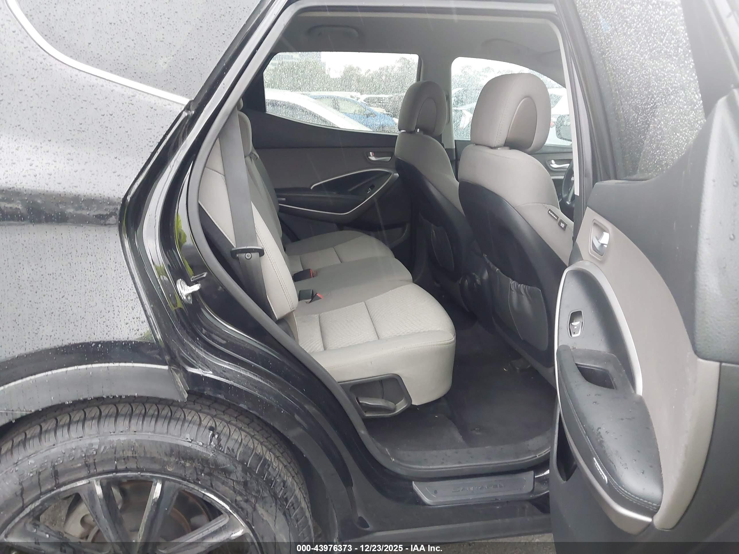 HYUNDAI SANTA image 8