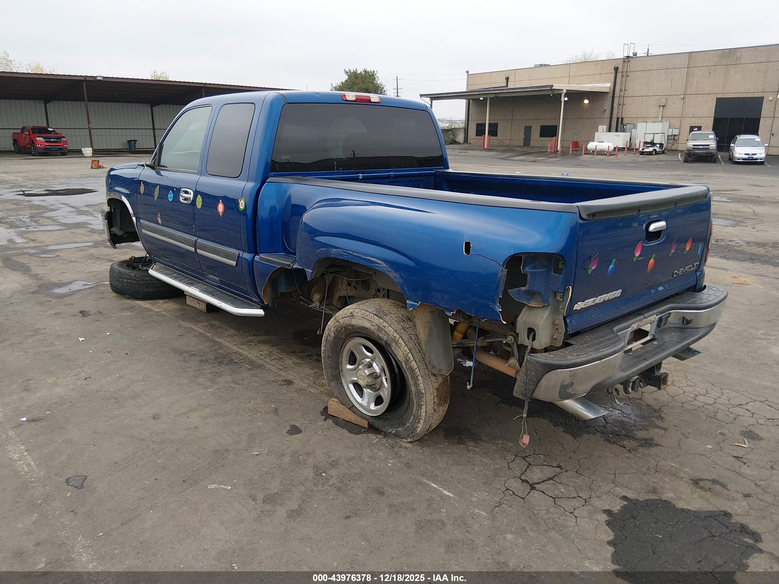 CHEVROLET SILVERADO image 3