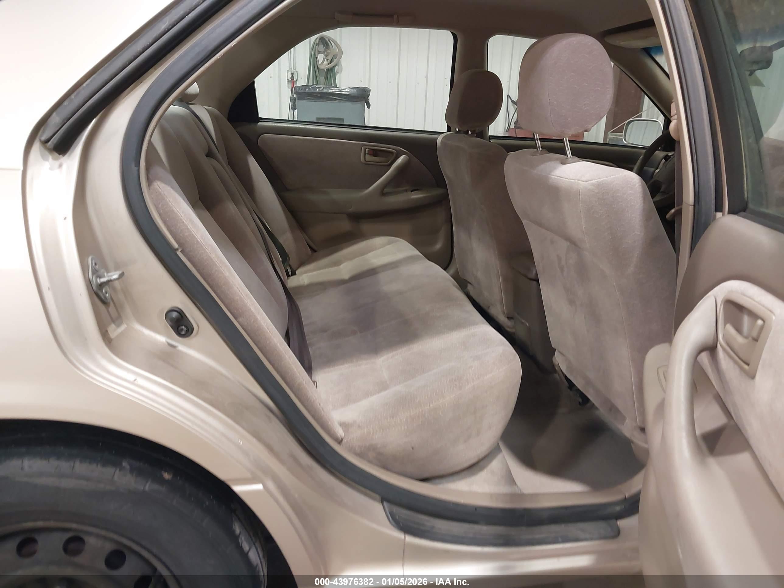 TOYOTA CAMRY image 8