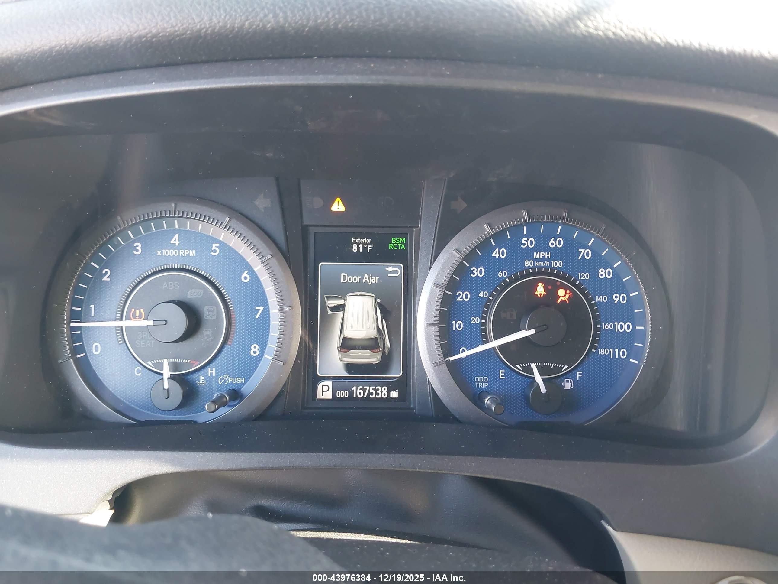TOYOTA SIENNA image 7