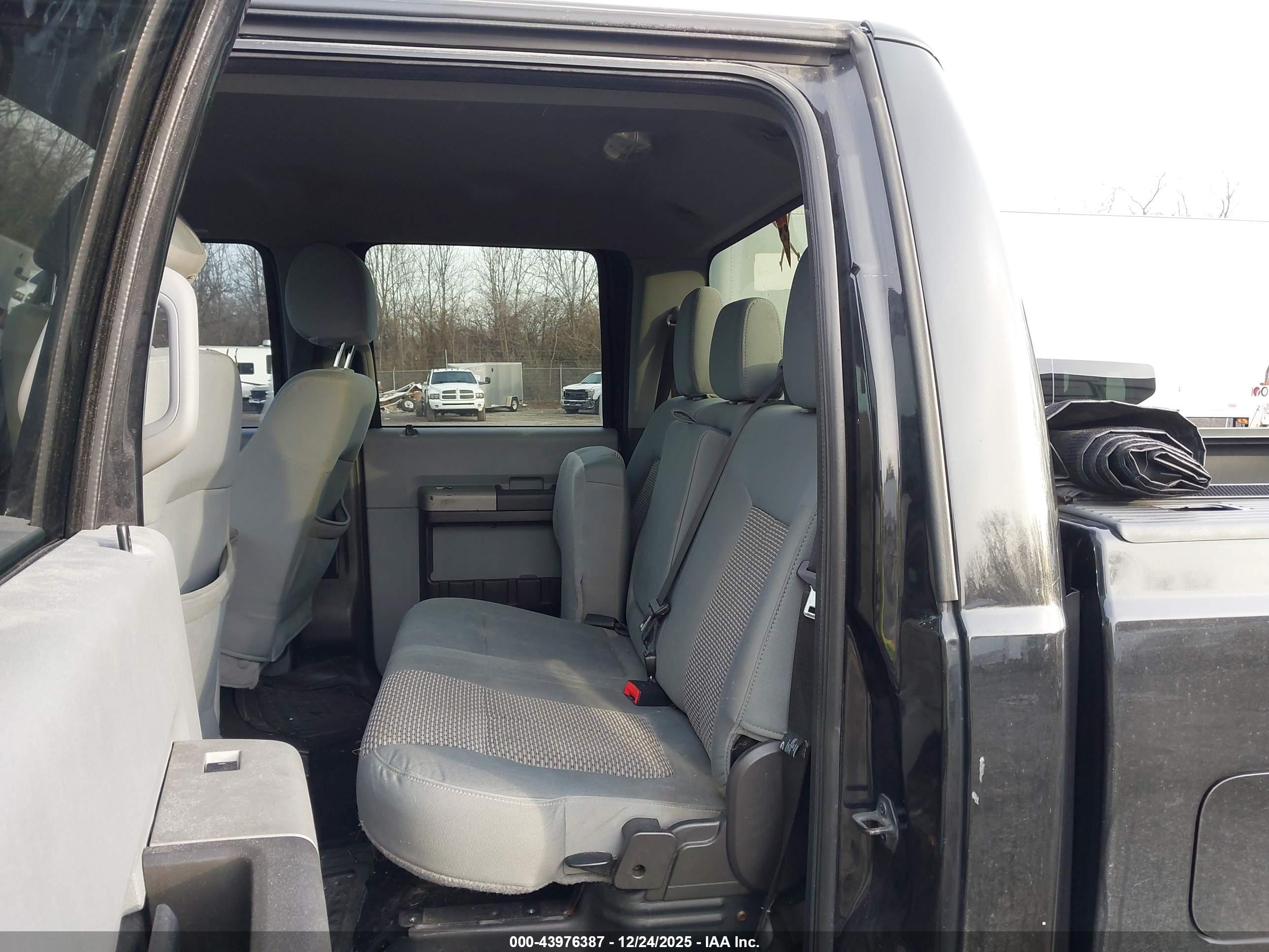 FORD F-350 image 7
