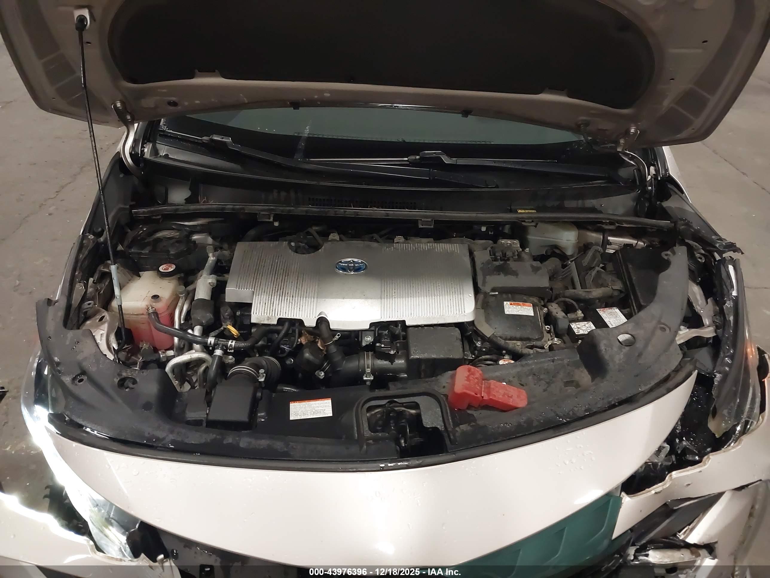 TOYOTA PRIUS image 10