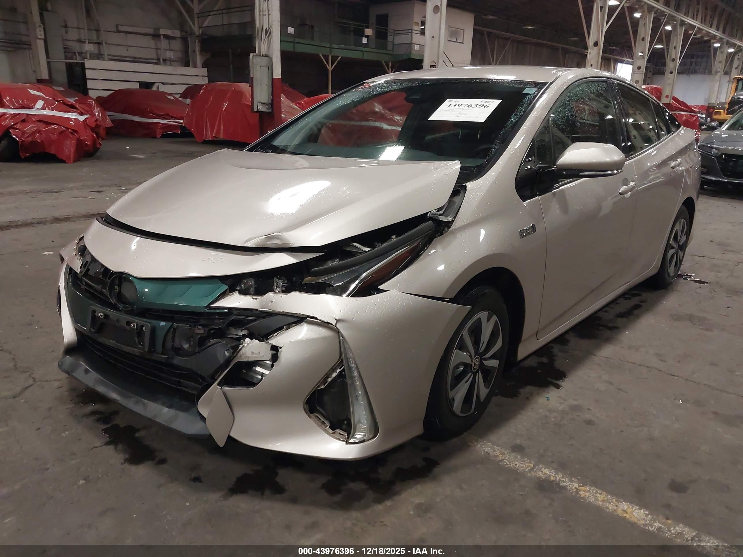 TOYOTA PRIUS image 2