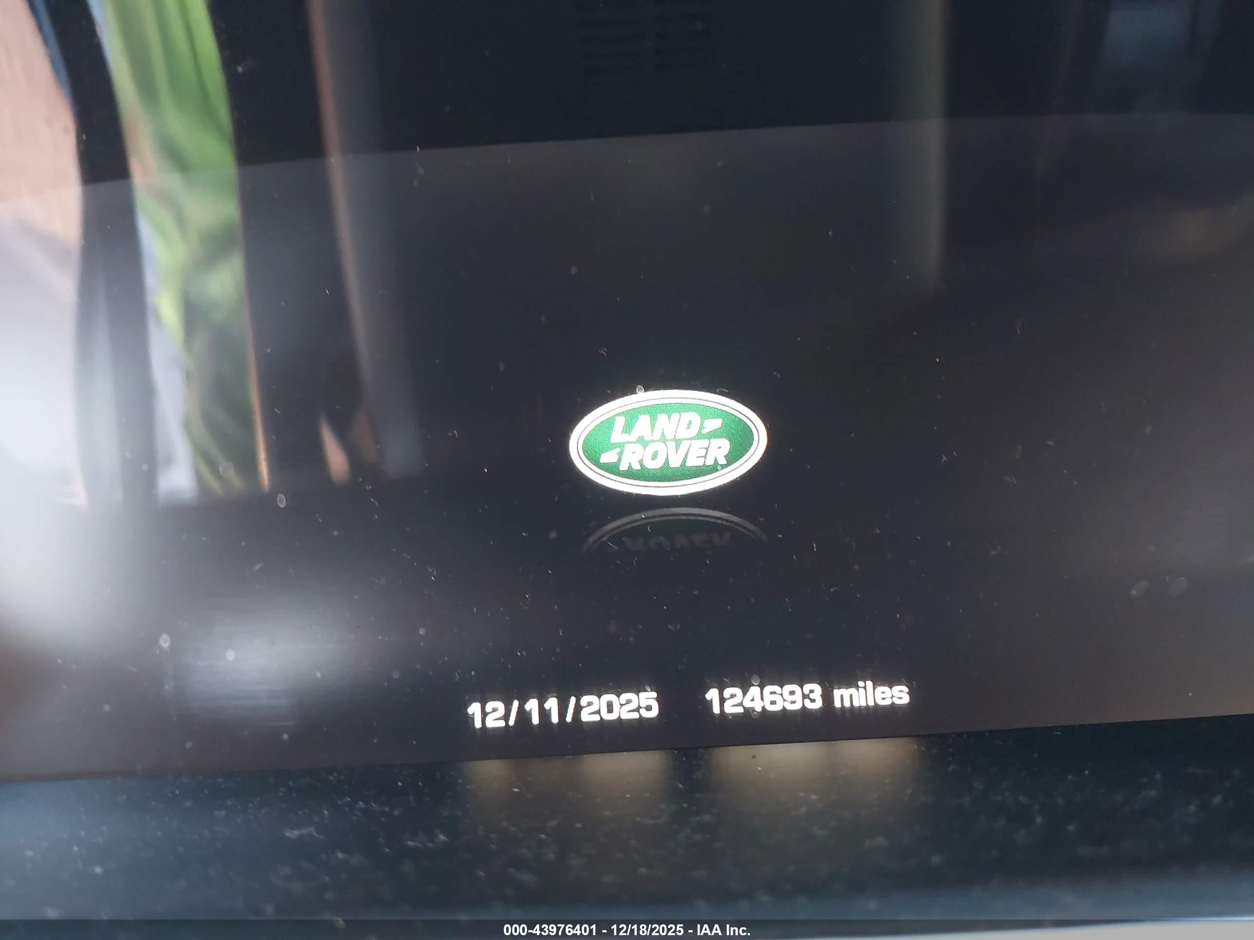 LAND ROVER image 7