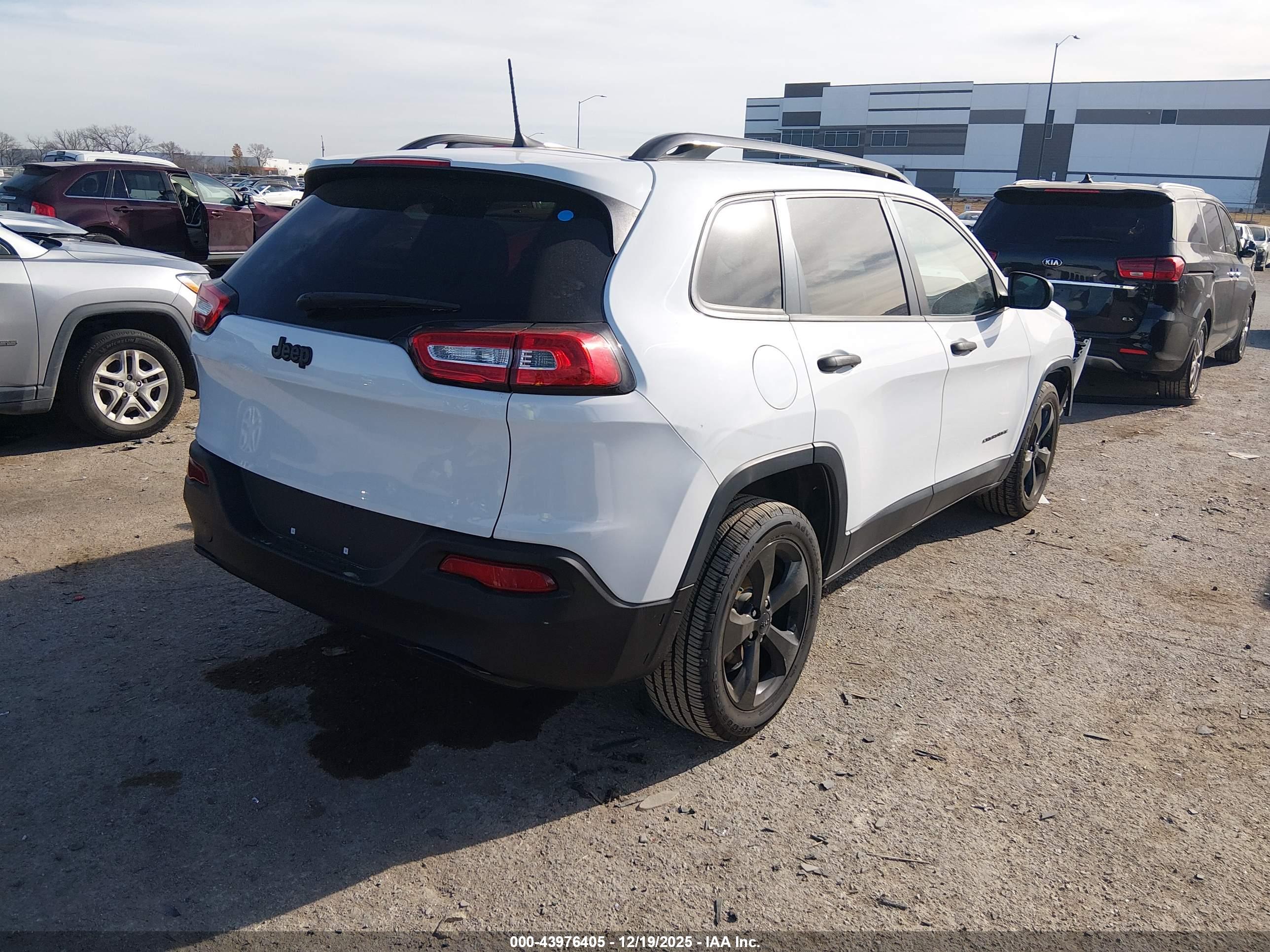 JEEP CHEROKEE image 4