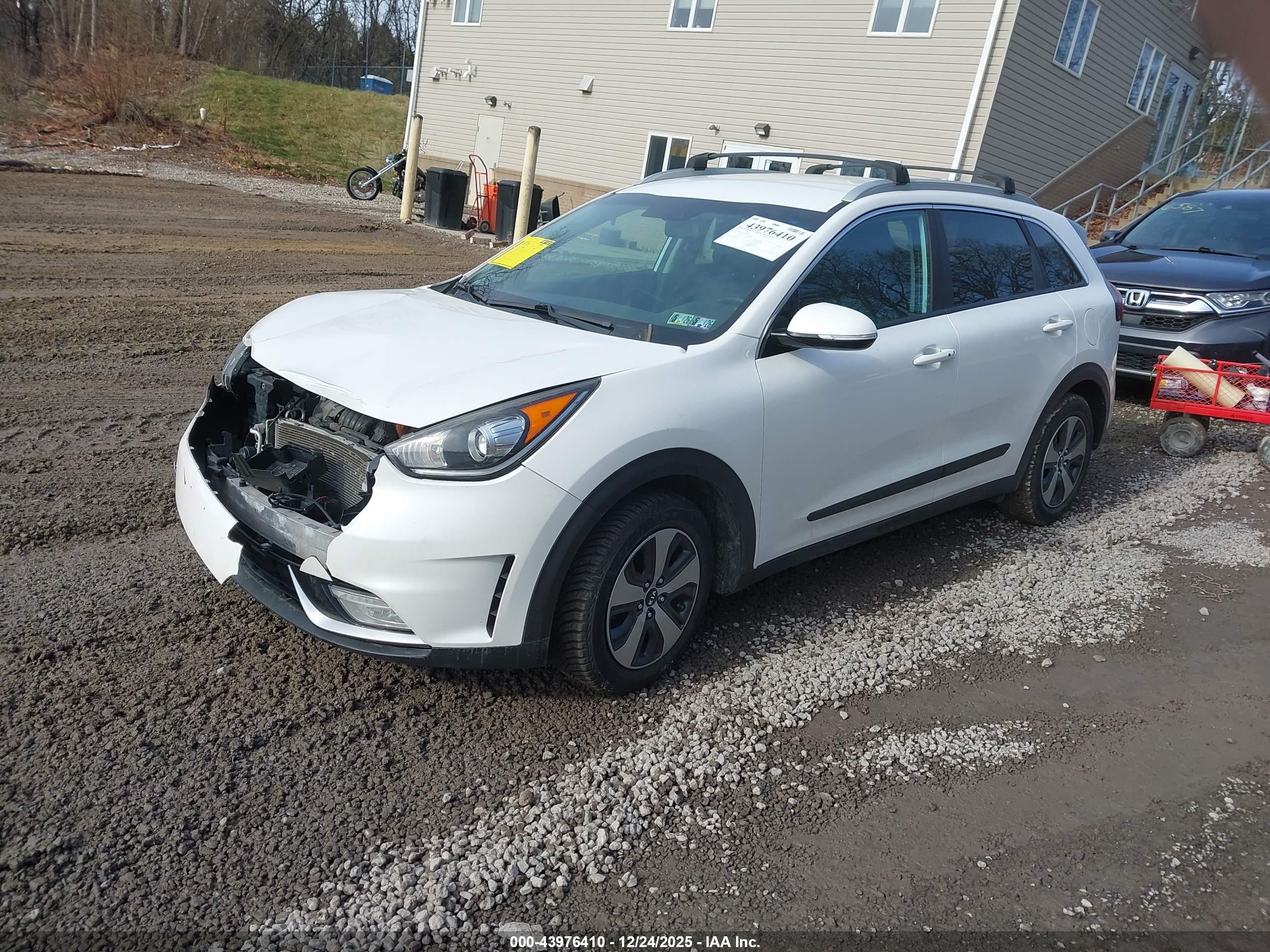 KIA NIRO image 2