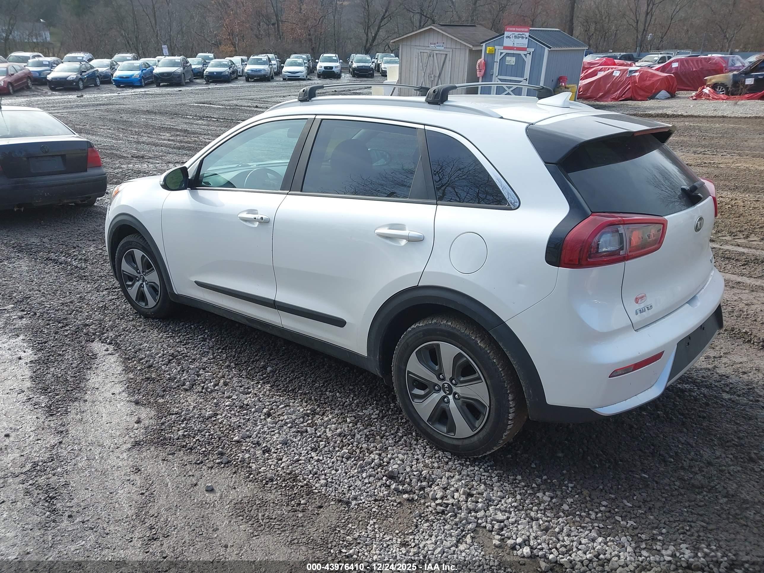 KIA NIRO image 3