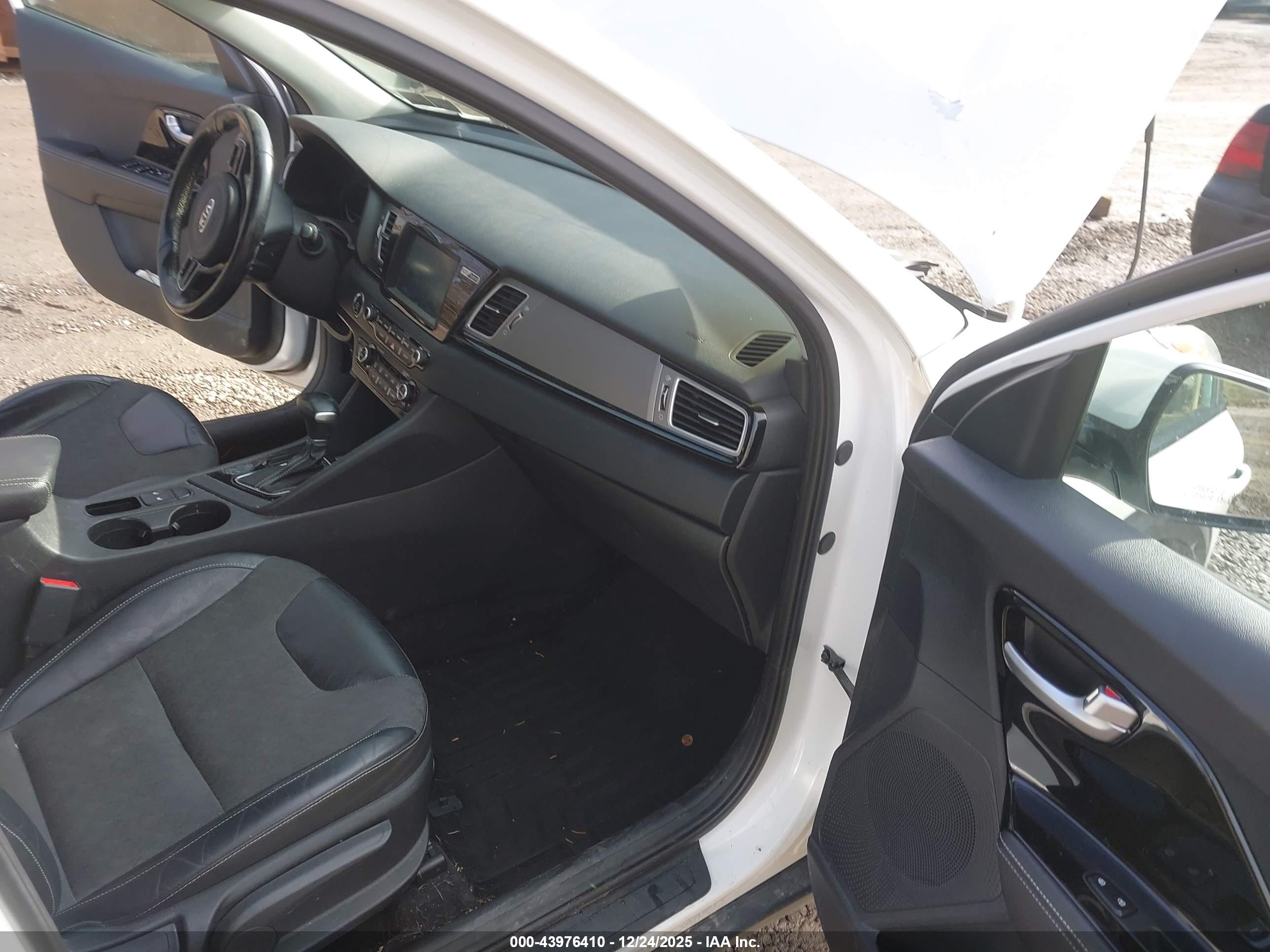 KIA NIRO image 5
