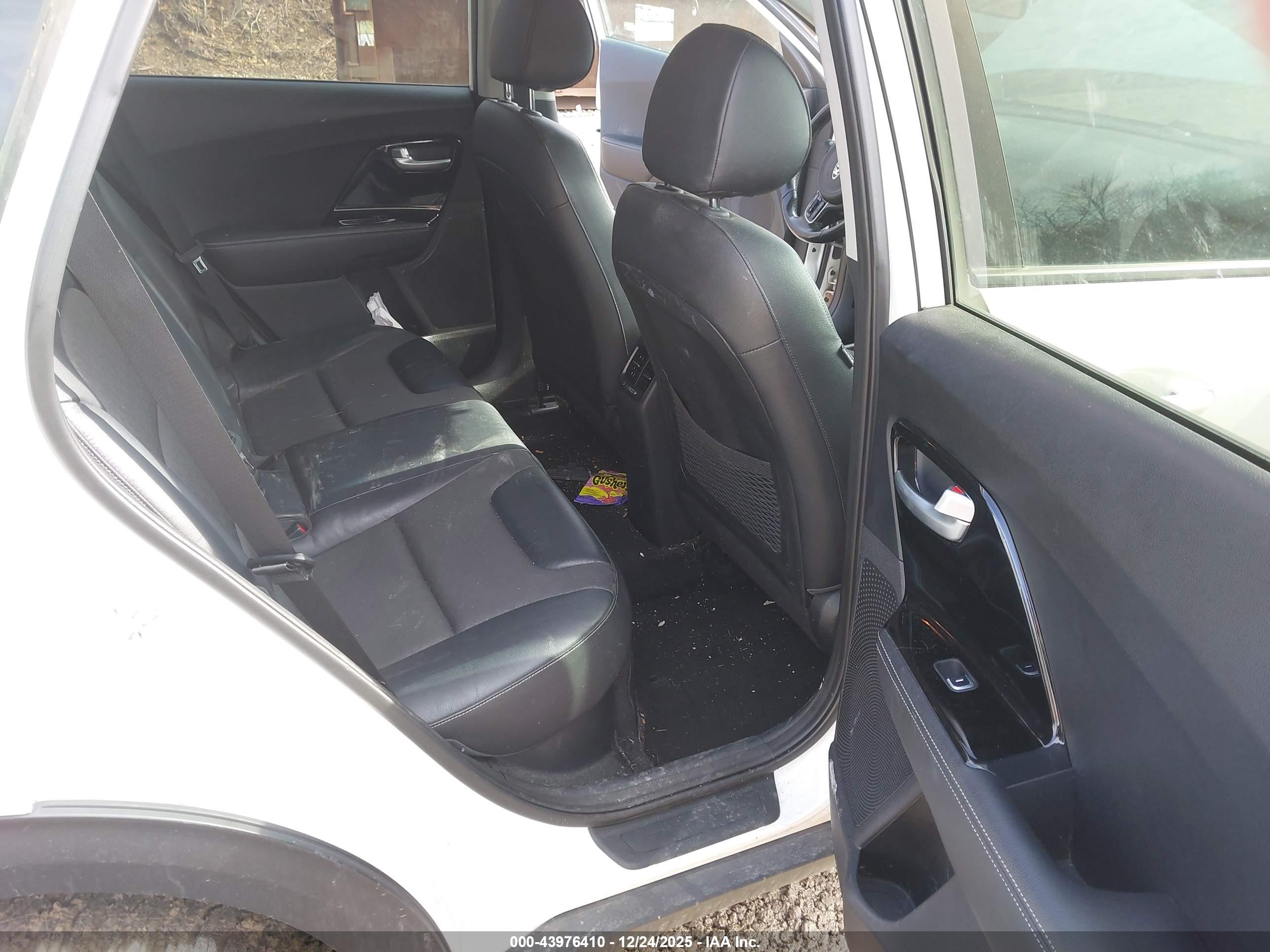 KIA NIRO image 8