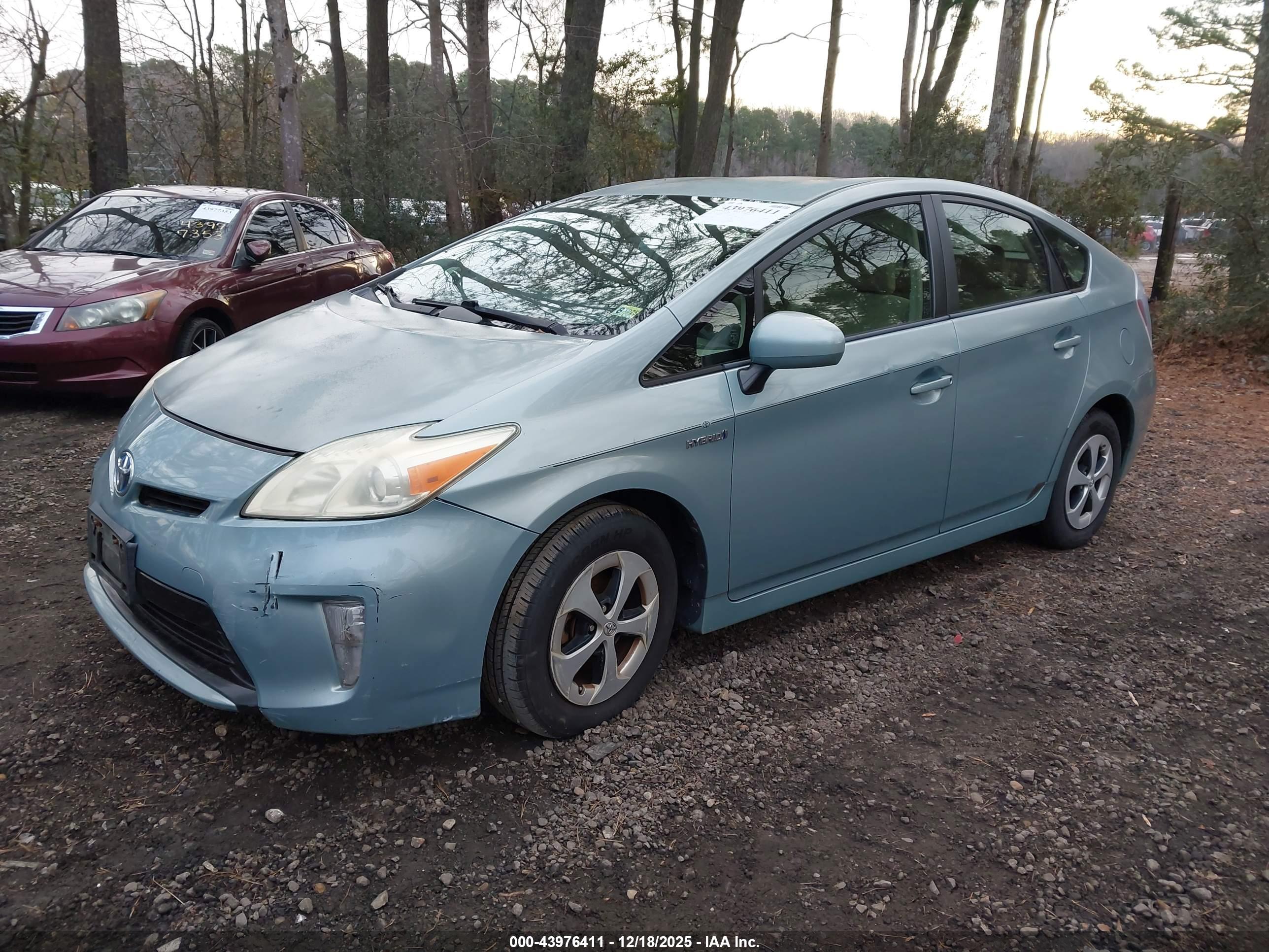 TOYOTA PRIUS image 2