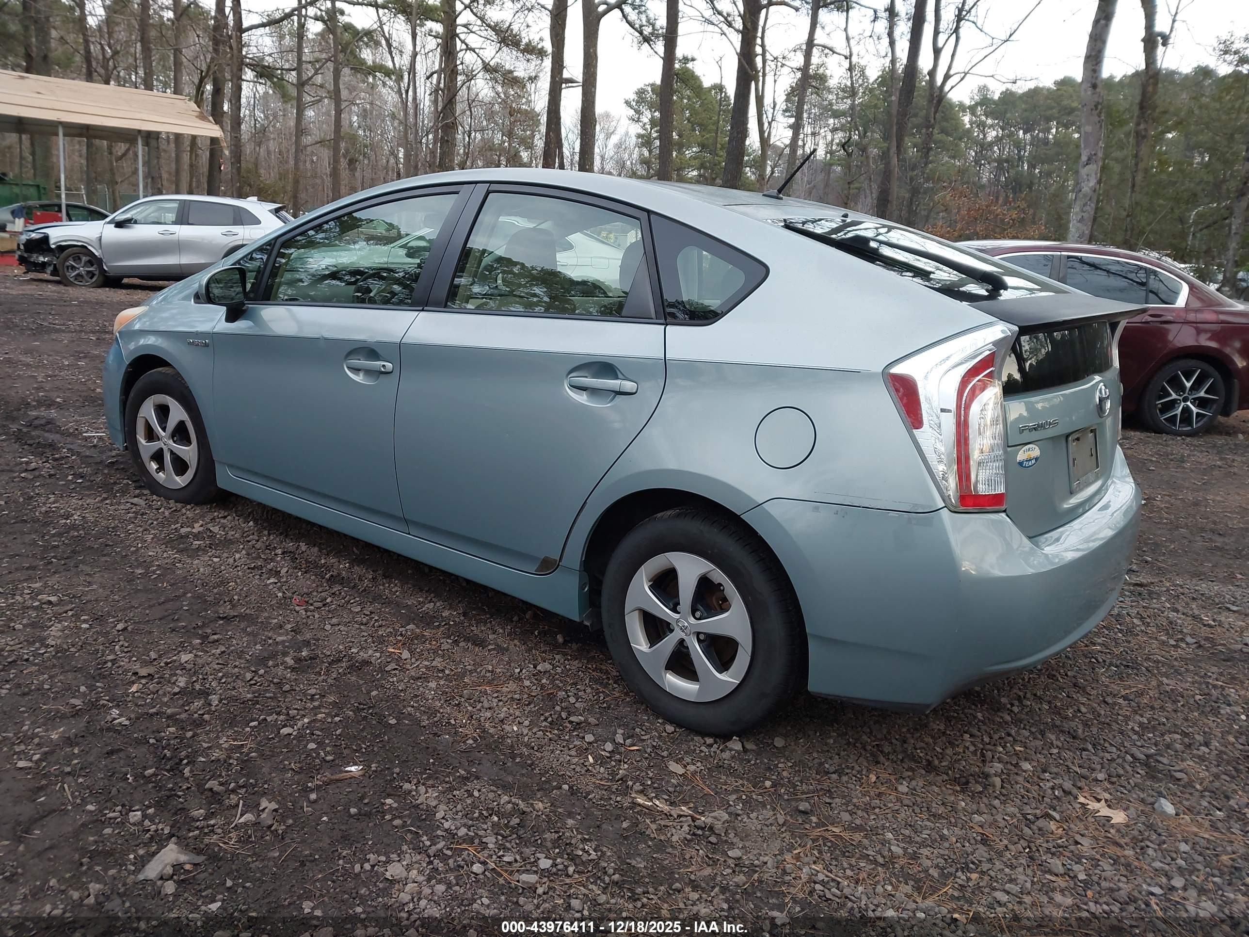 TOYOTA PRIUS image 3