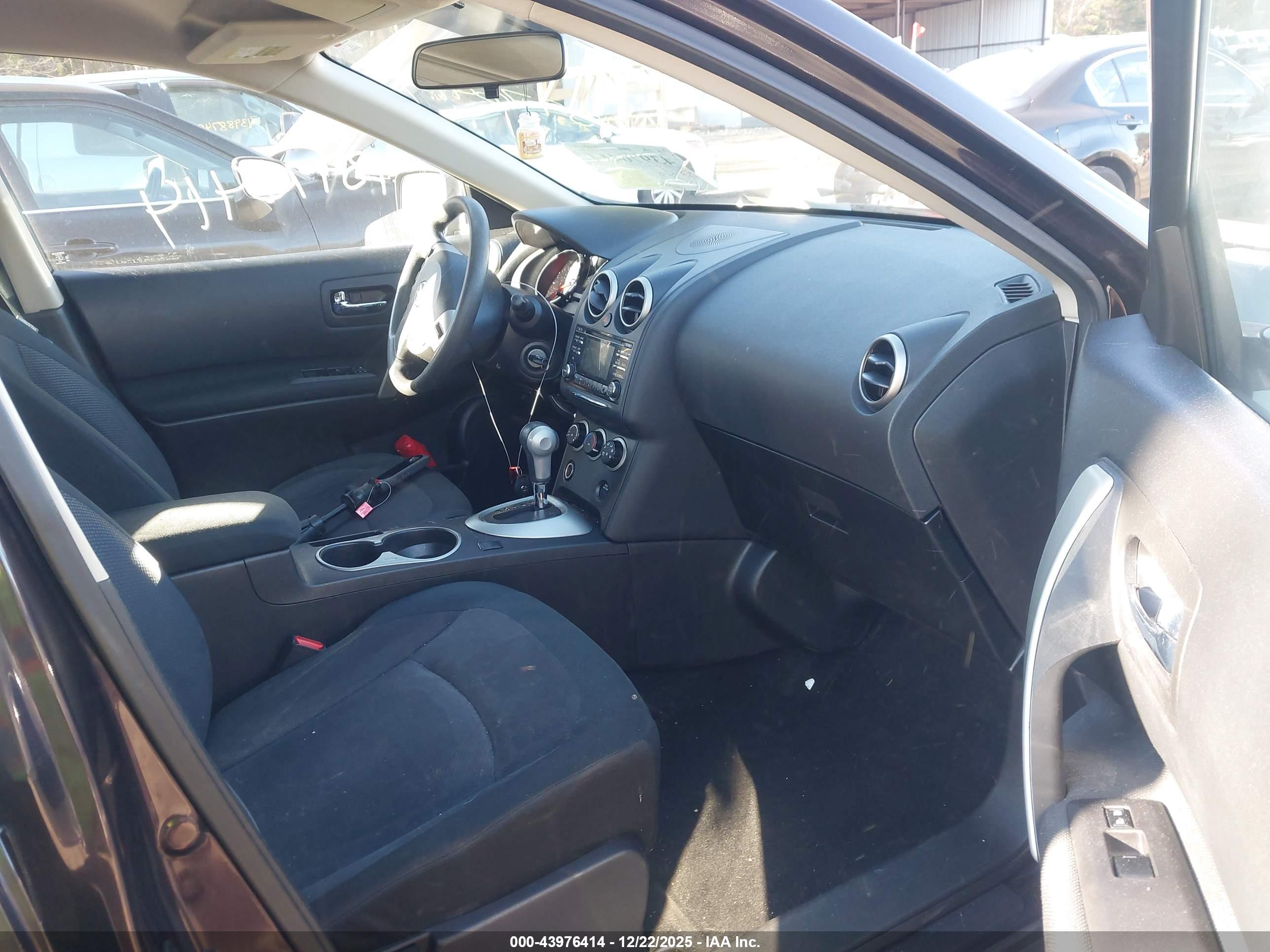 NISSAN ROGUE image 5