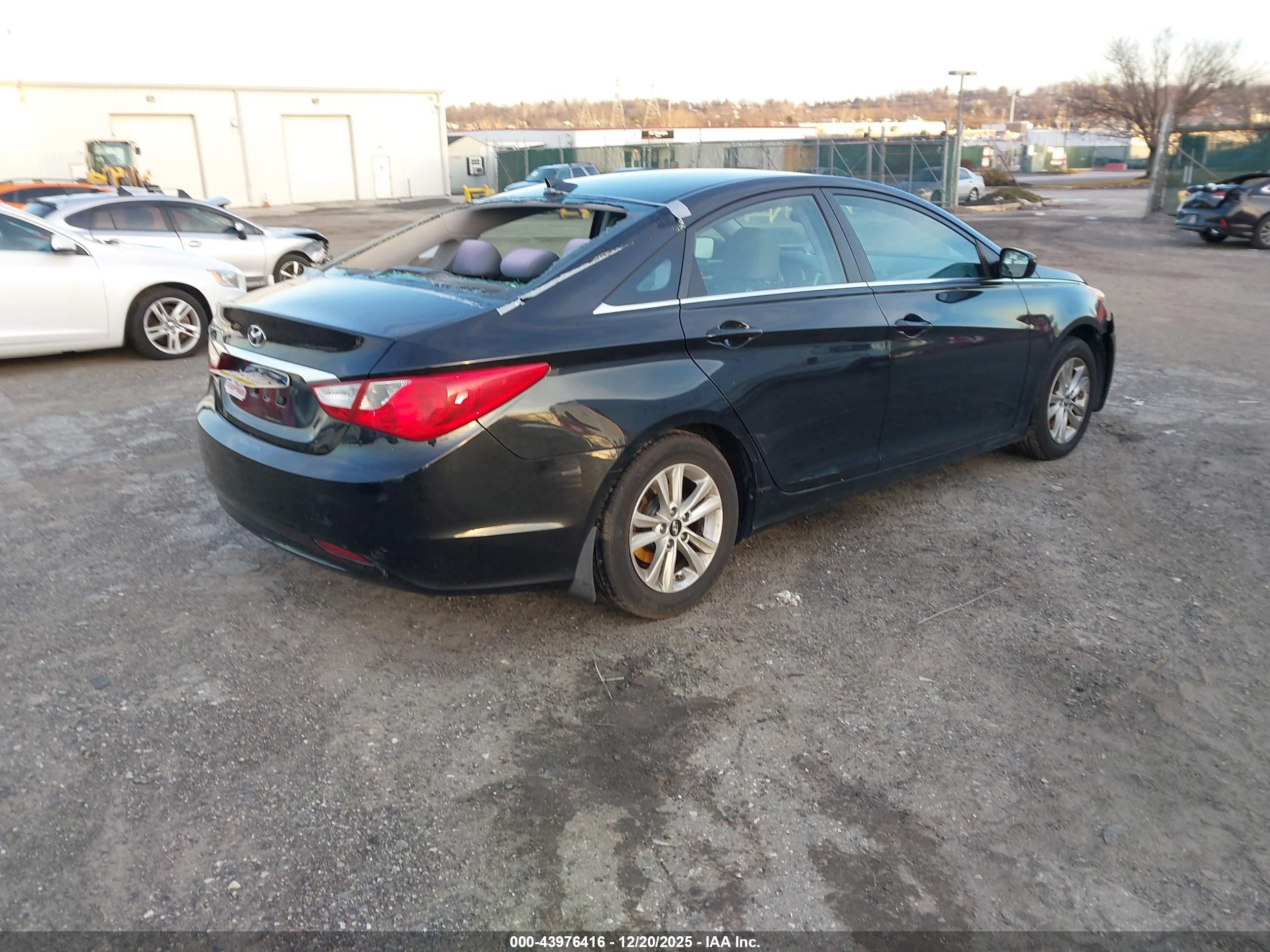 HYUNDAI SONATA image 4