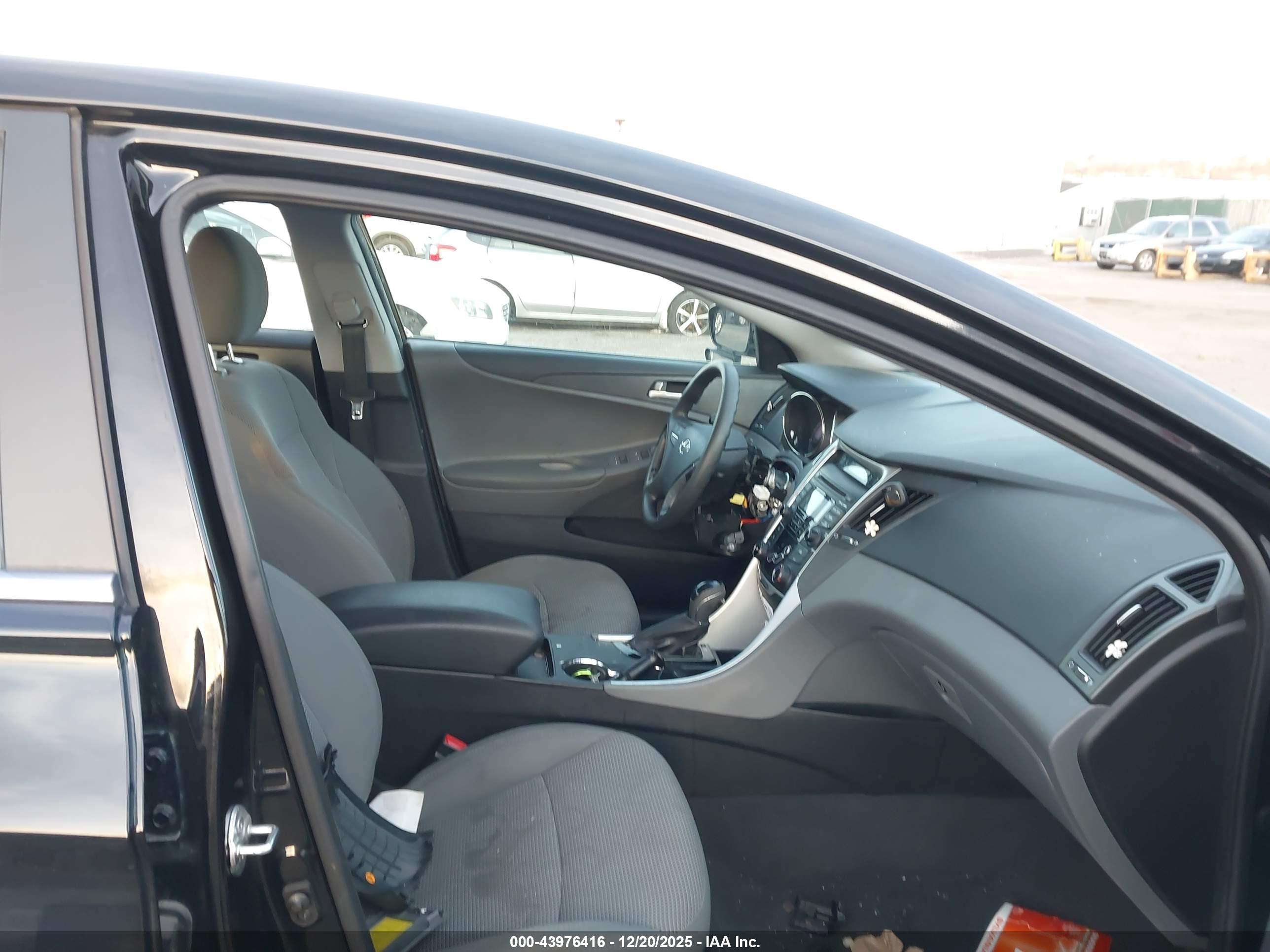 HYUNDAI SONATA image 5