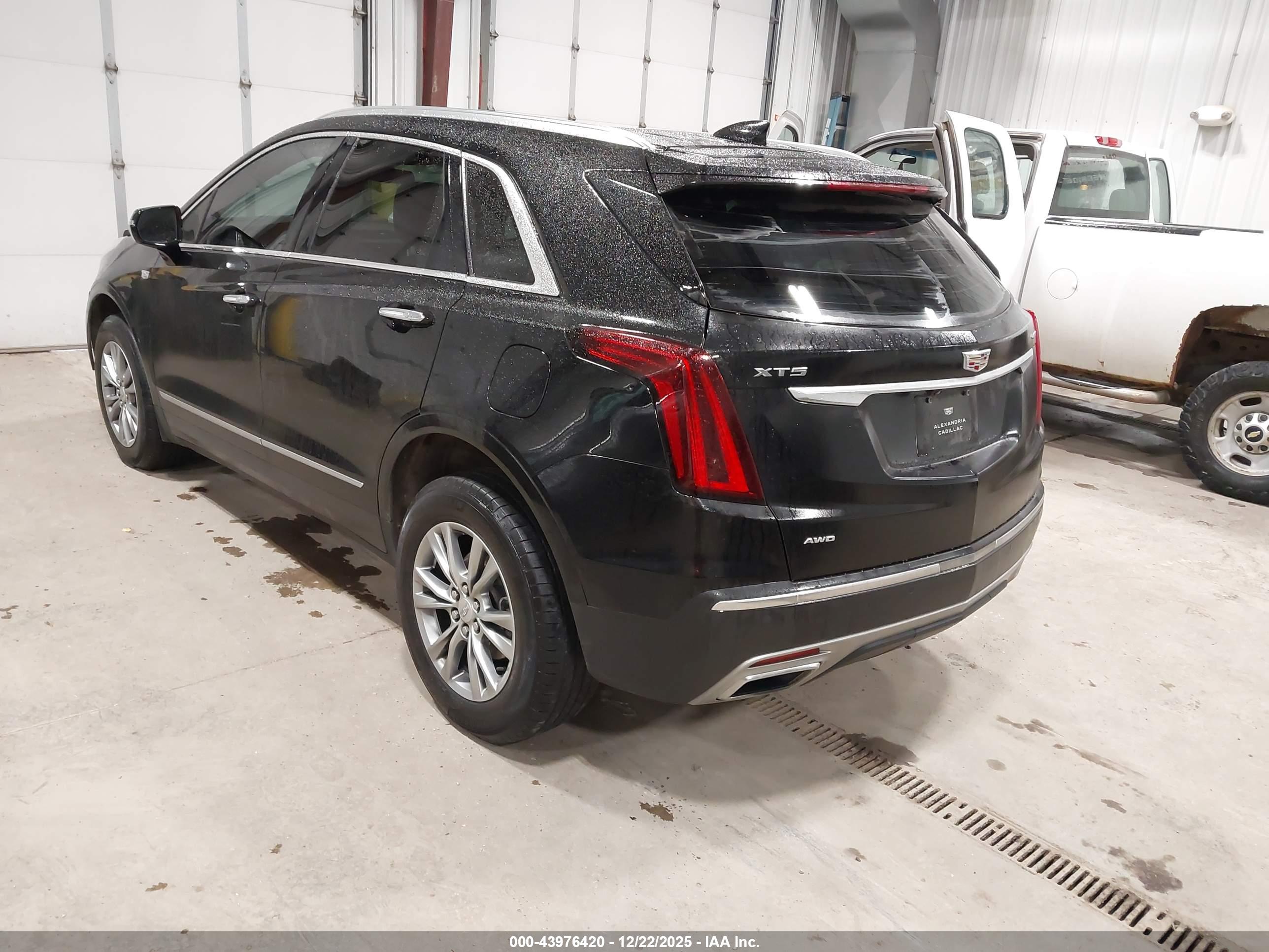 CADILLAC XT5 image 3
