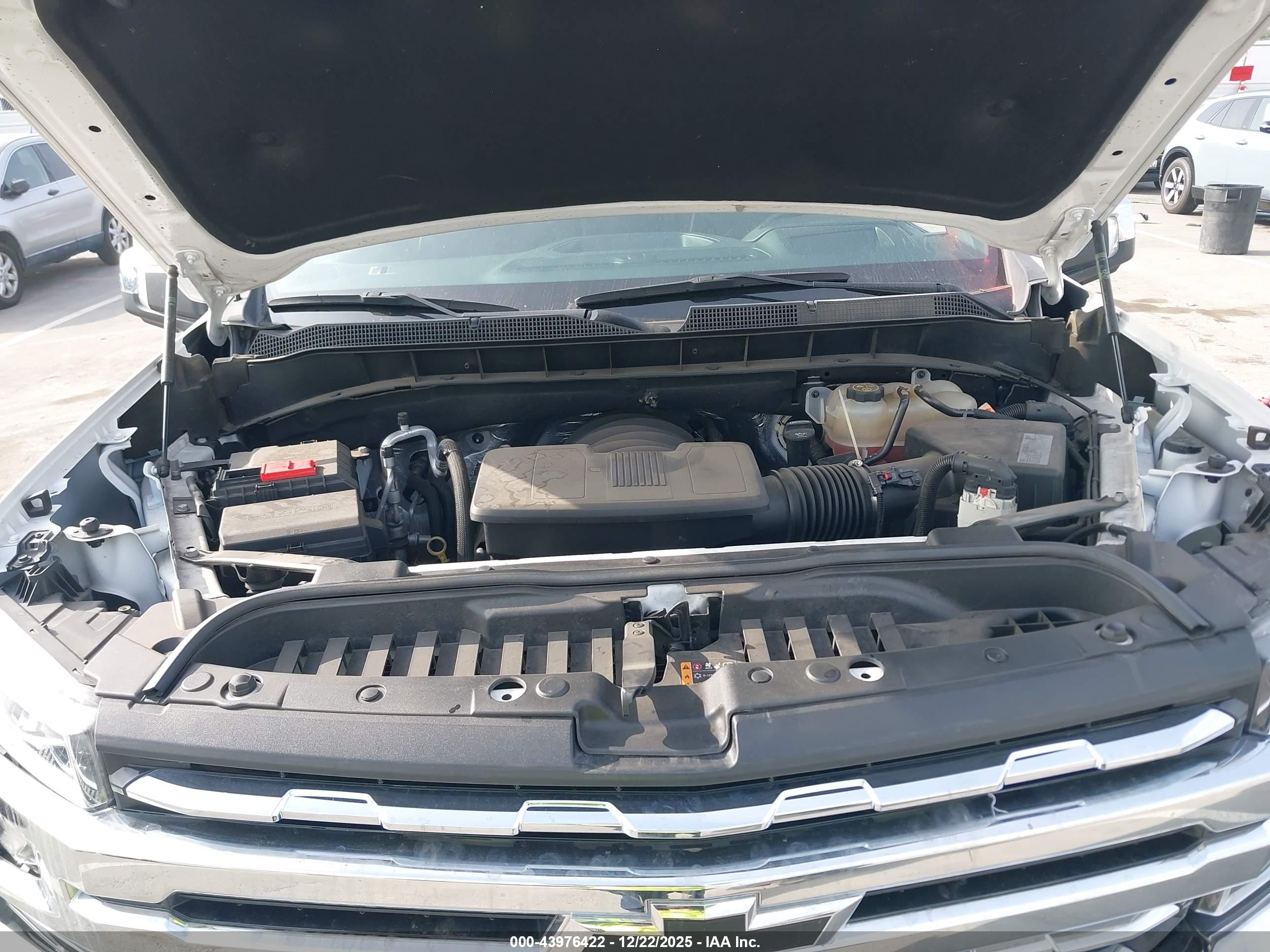 CHEVROLET SILVERADO image 10