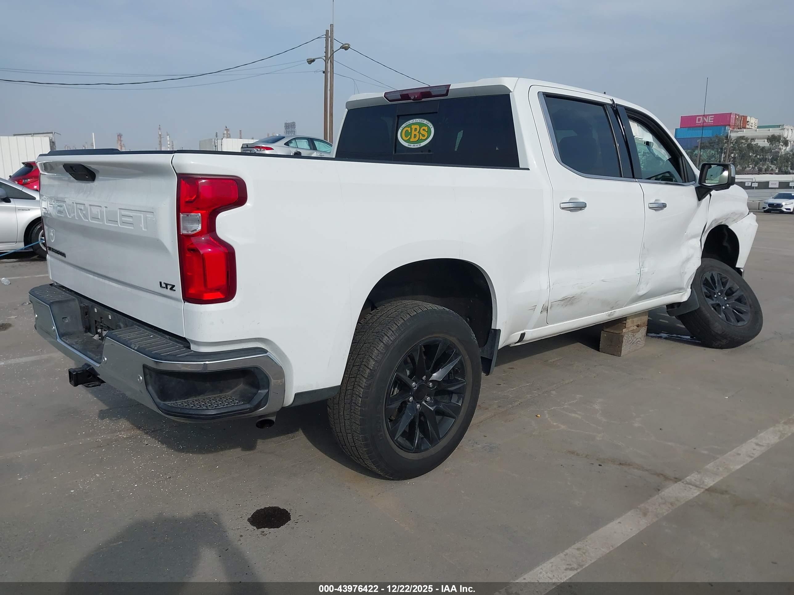 CHEVROLET SILVERADO image 4
