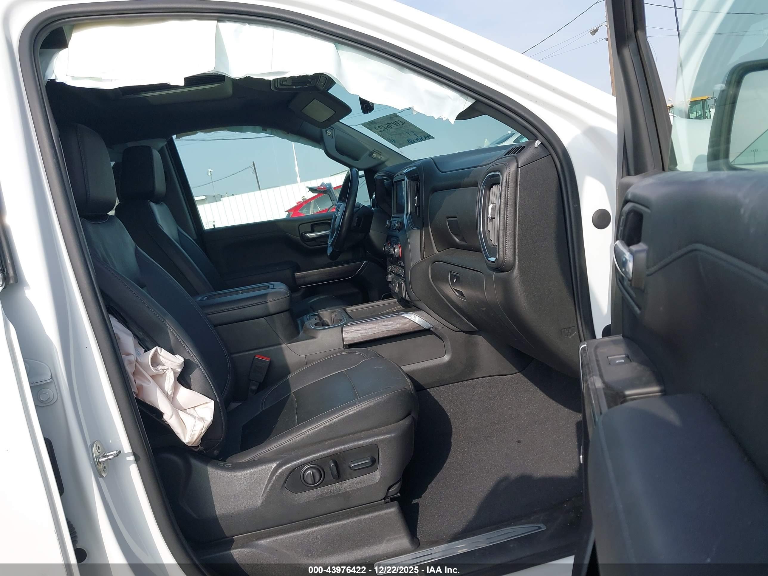 CHEVROLET SILVERADO image 5