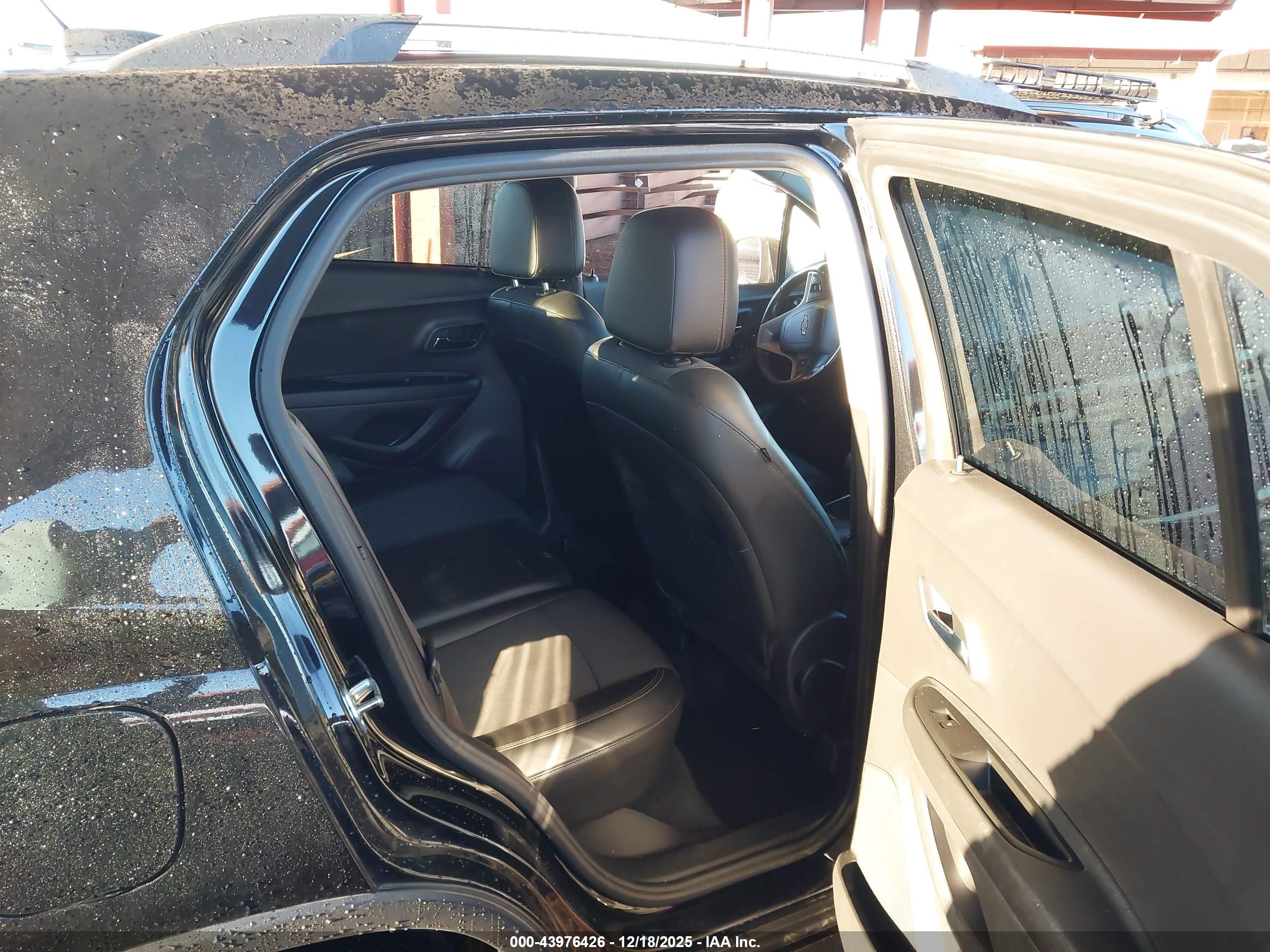 CHEVROLET TRAX image 8